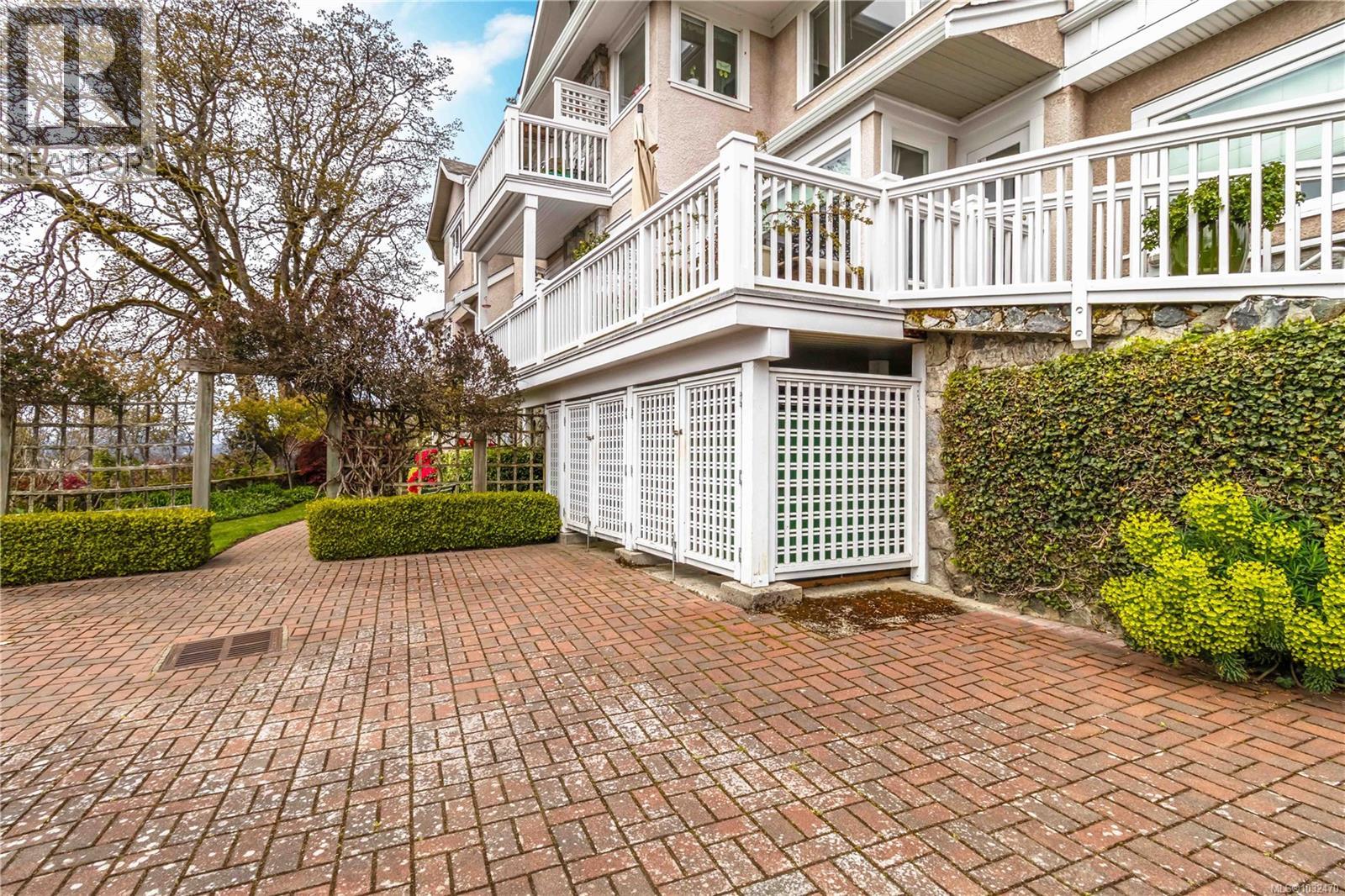 101 1196 Clovelly Terrace, Saanich