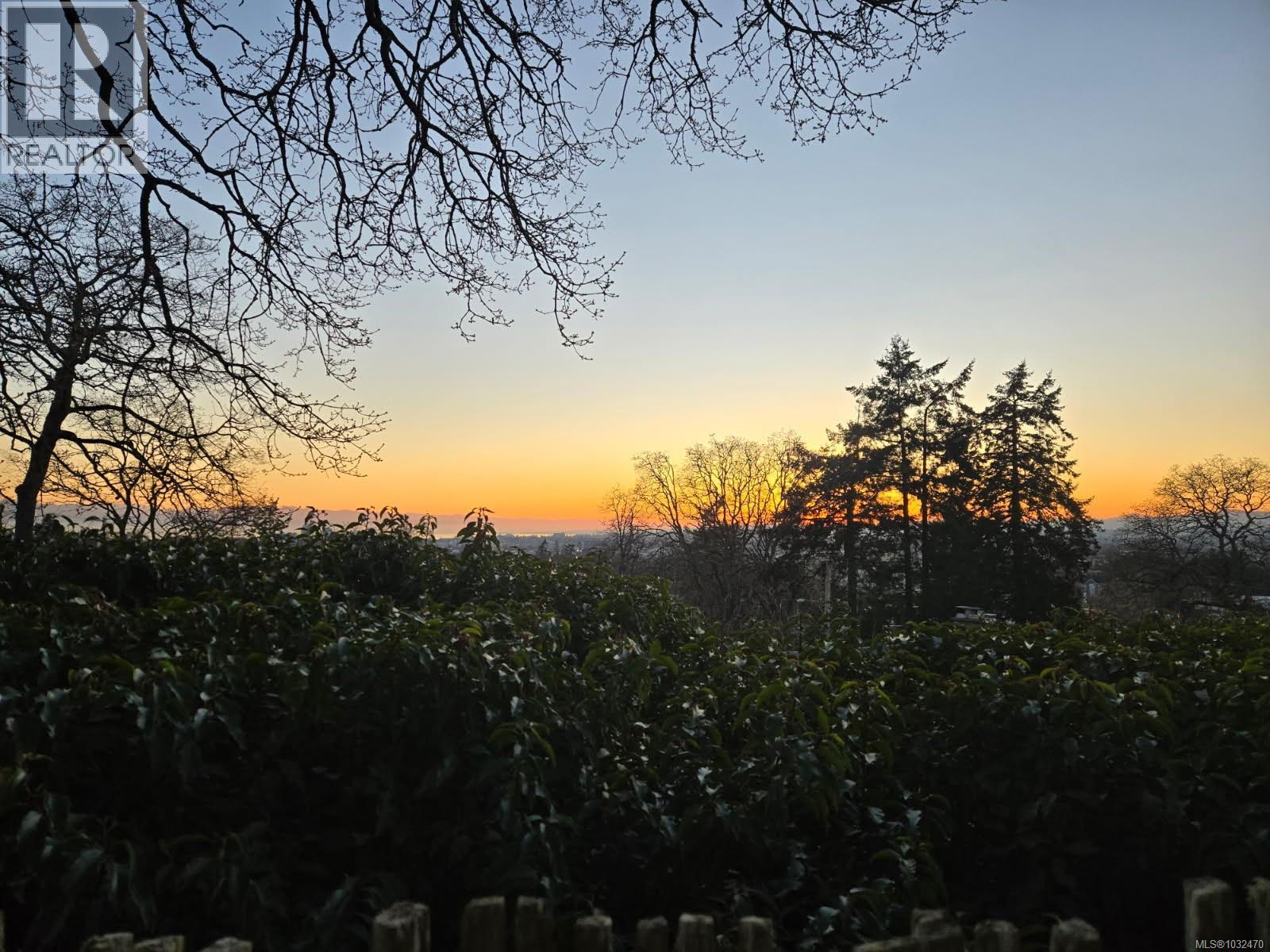 101 1196 Clovelly Terrace, Saanich