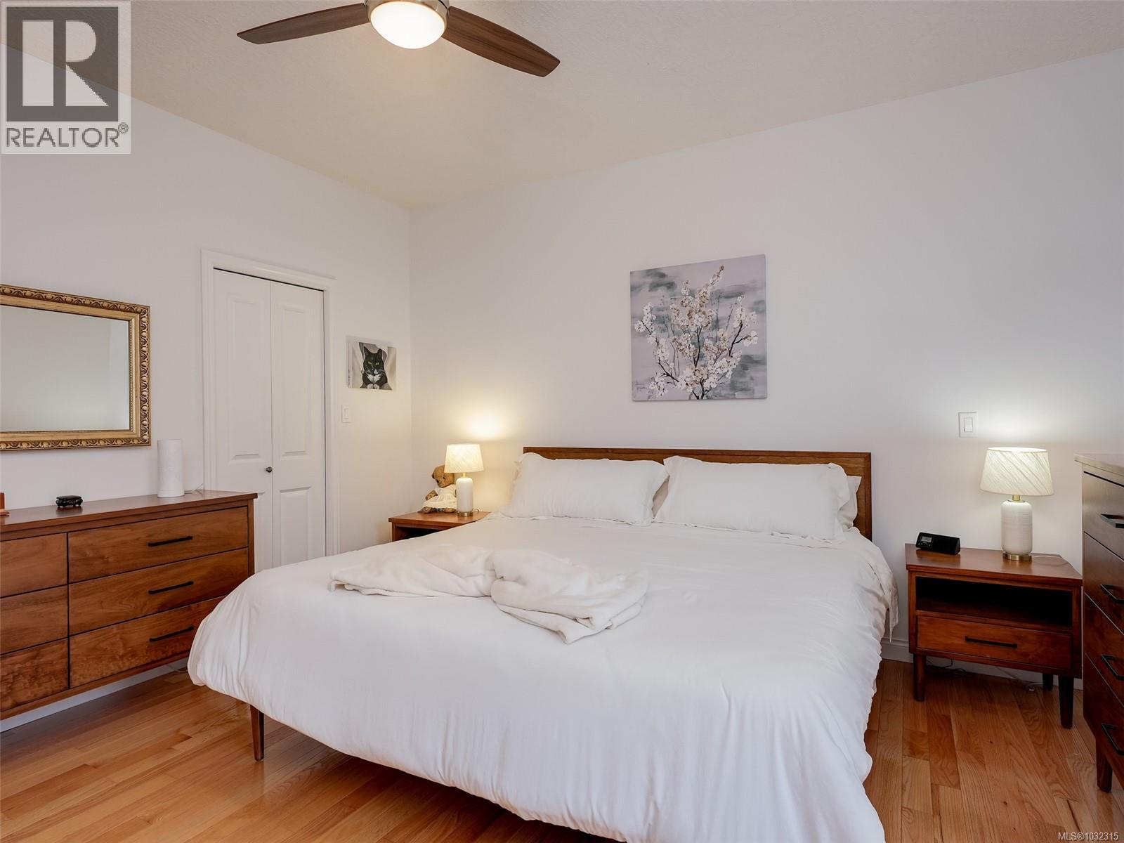  4205 Oakview Place, Saanich