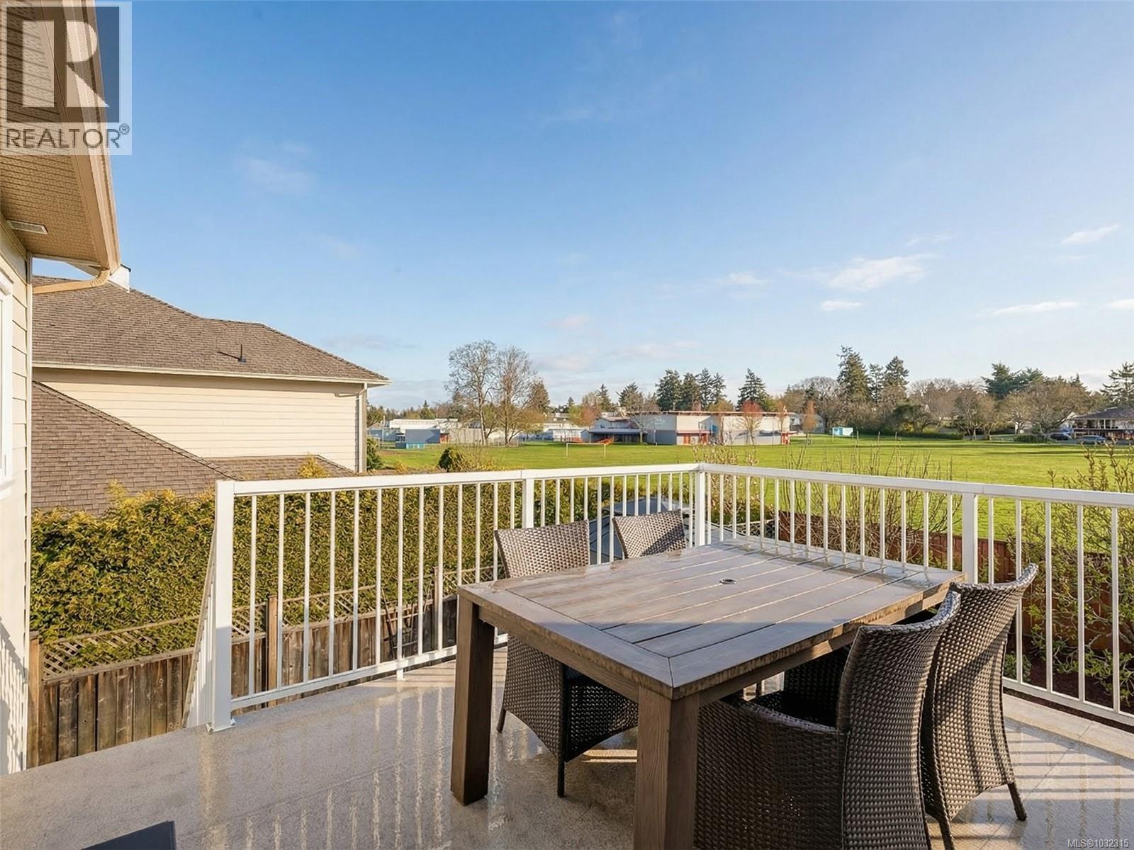  4205 Oakview Place, Saanich