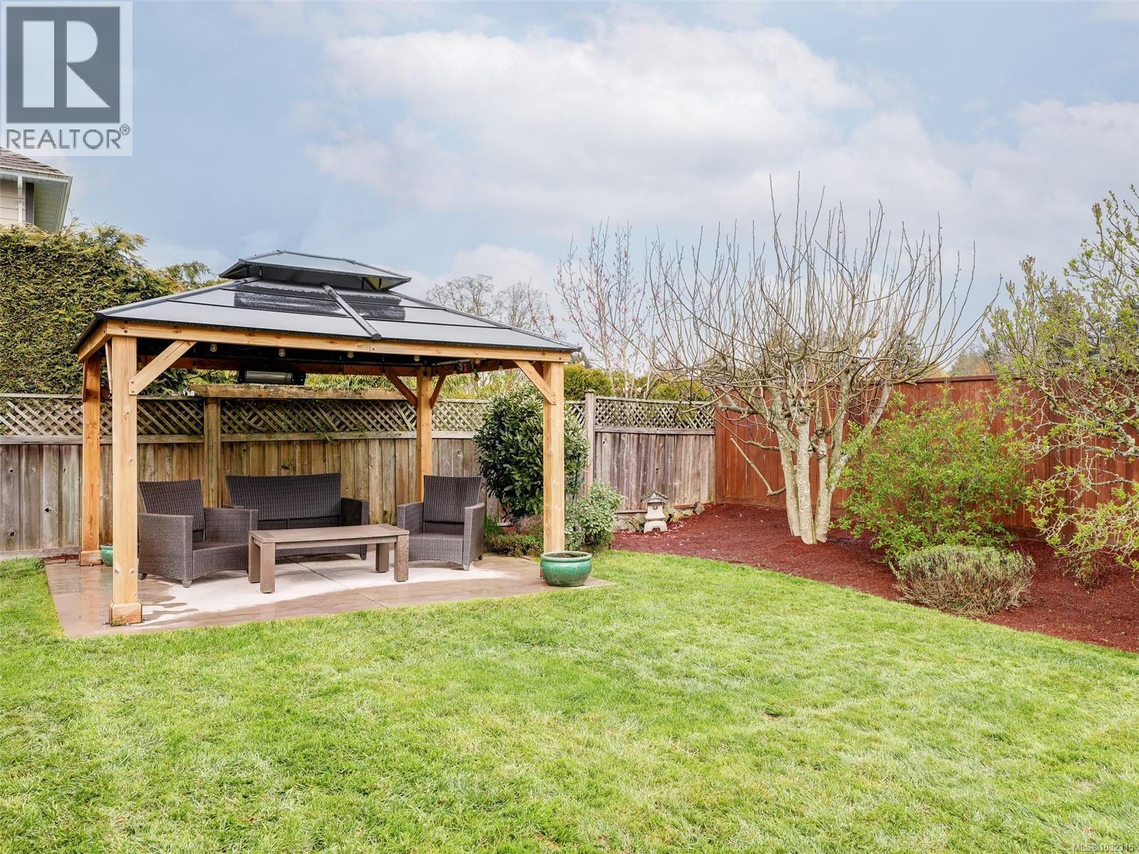  4205 Oakview Place, Saanich