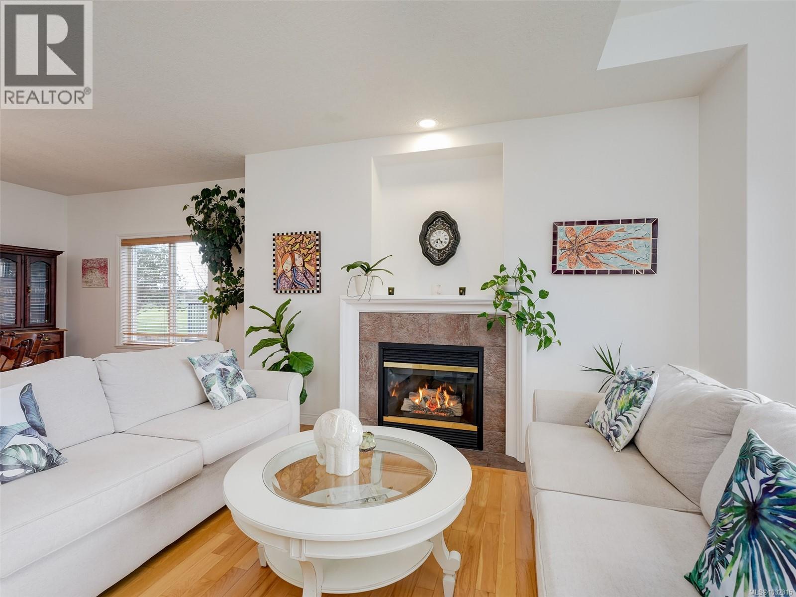  4205 Oakview Place, Saanich