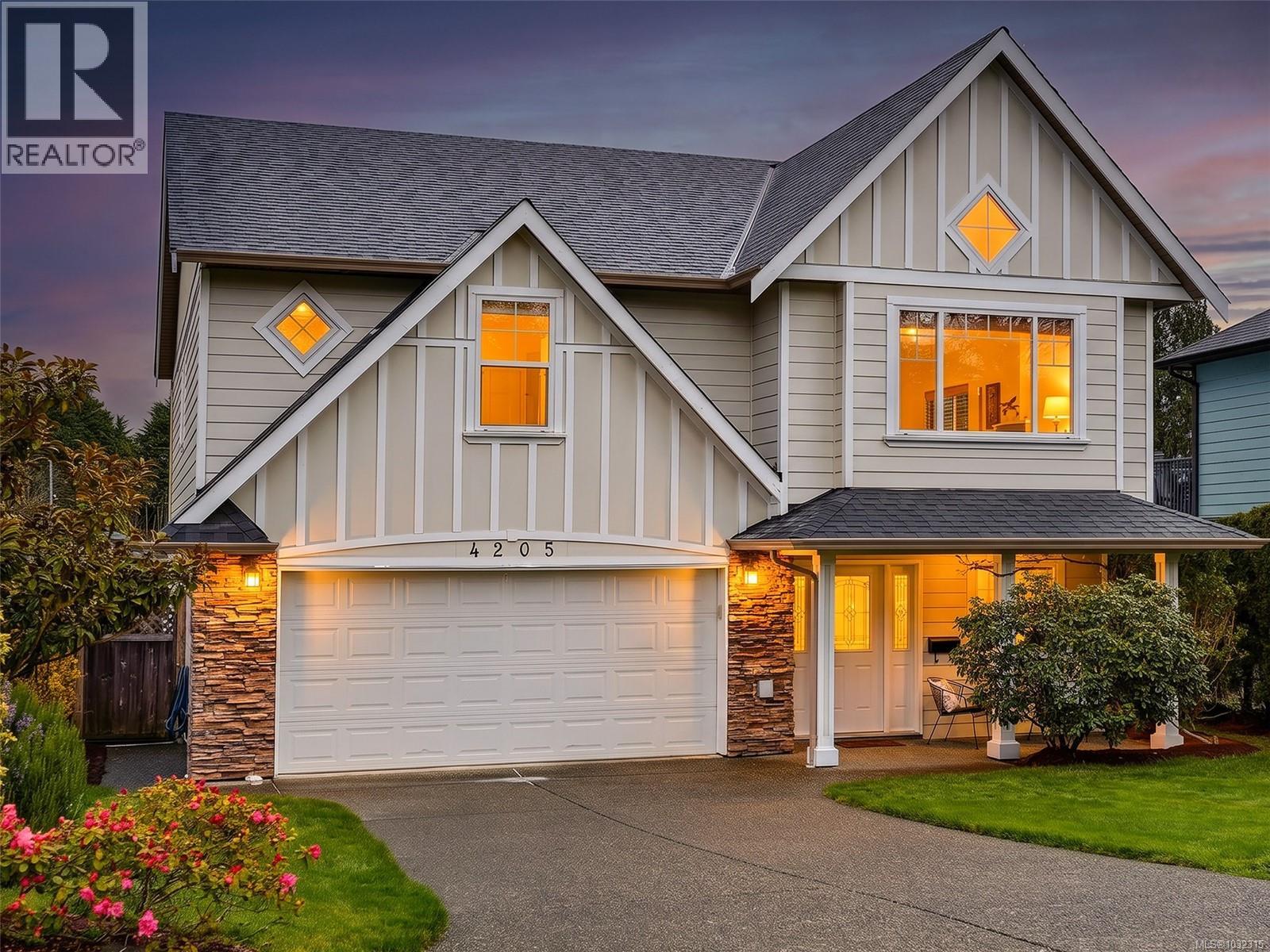  4205 Oakview Place, Saanich