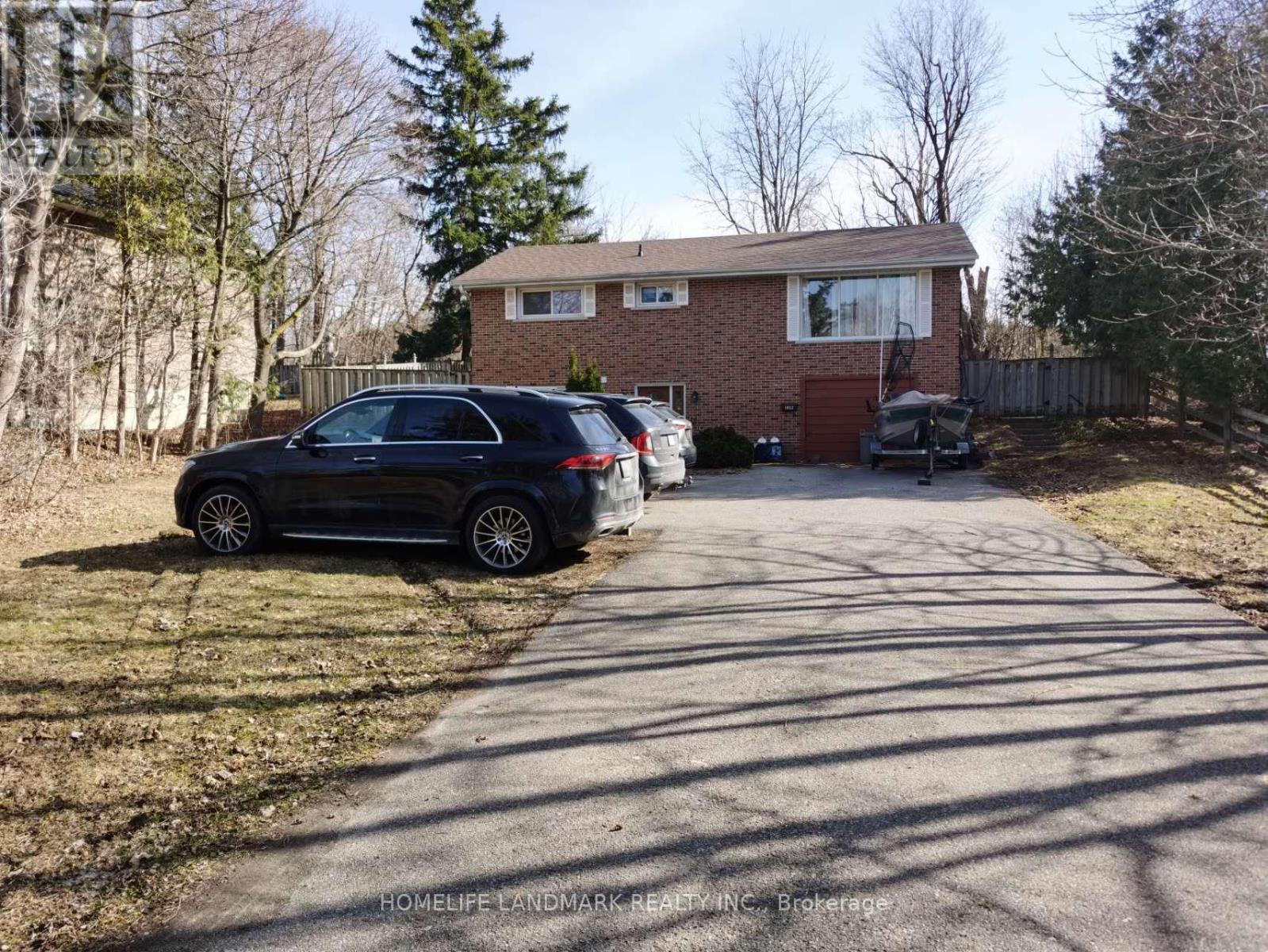 Photo of LOWER - 1052 ELGIN STREET
