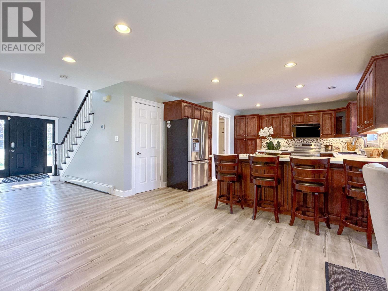 14 ROYALTY ROAD - 18