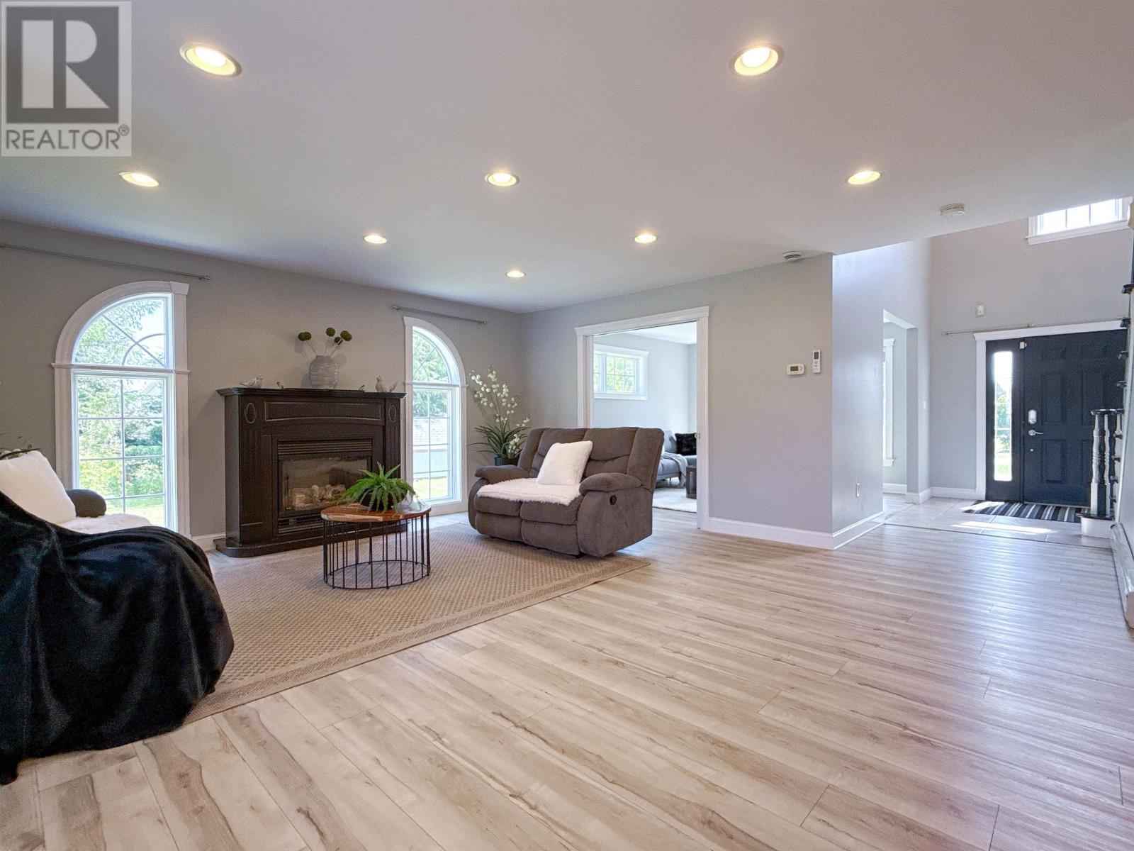 14 ROYALTY ROAD - 14