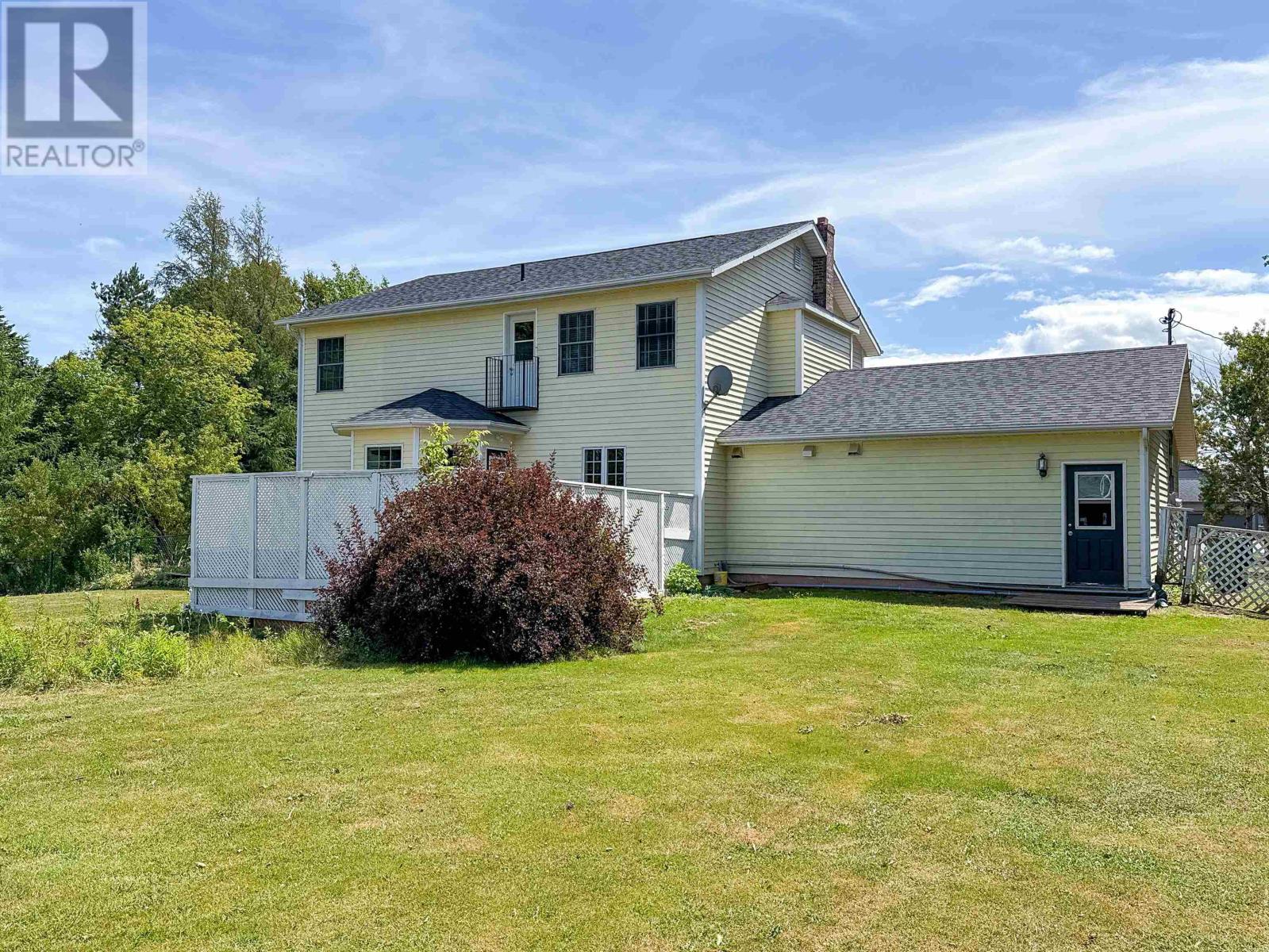 14 ROYALTY ROAD - 45