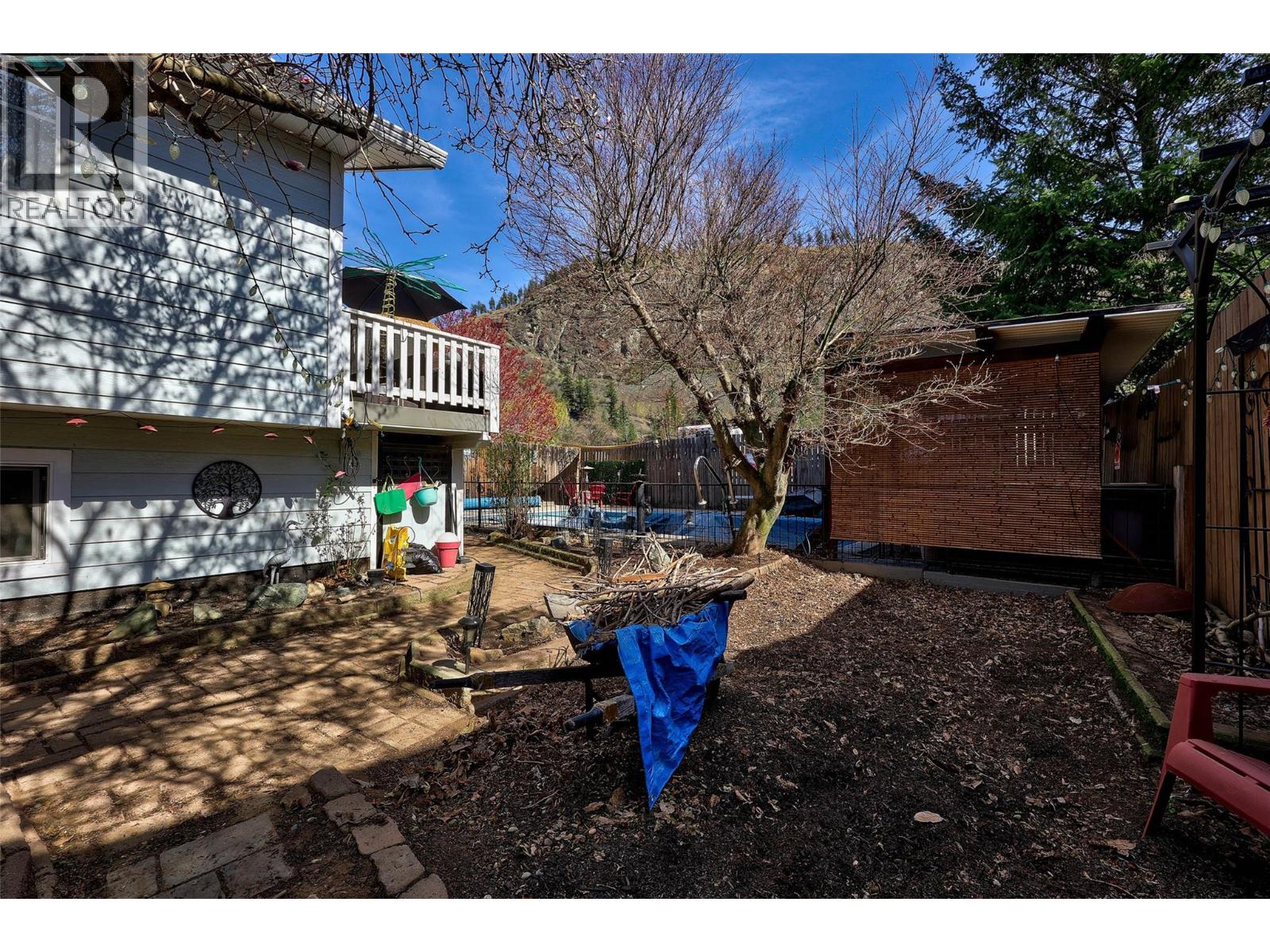 4602 STRAWBERRY LANE - 21