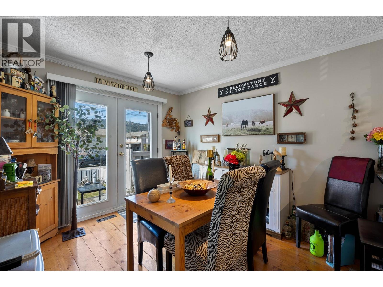 4602 STRAWBERRY LANE - 6