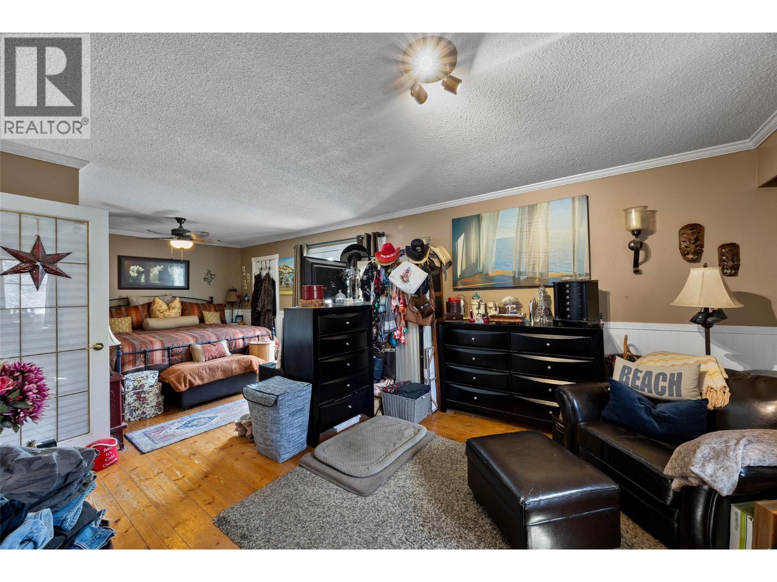 4602 STRAWBERRY LANE - 9