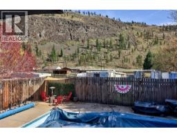 Kitchen - 4602 Strawberry Lane, Kamloops, BC V2H1L6 Photo 12