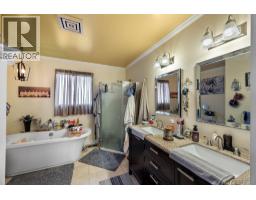 4602 Strawberry Lane, Kamloops, BC V2H1L6 Photo 14