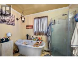 4602 Strawberry Lane, Kamloops, BC V2H1L6 Photo 15