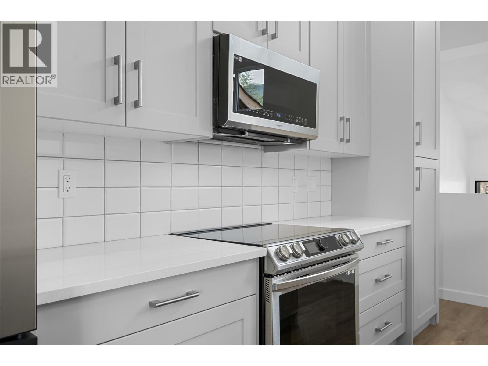 #22A 5150 FAIRWAY DRIVE - 13