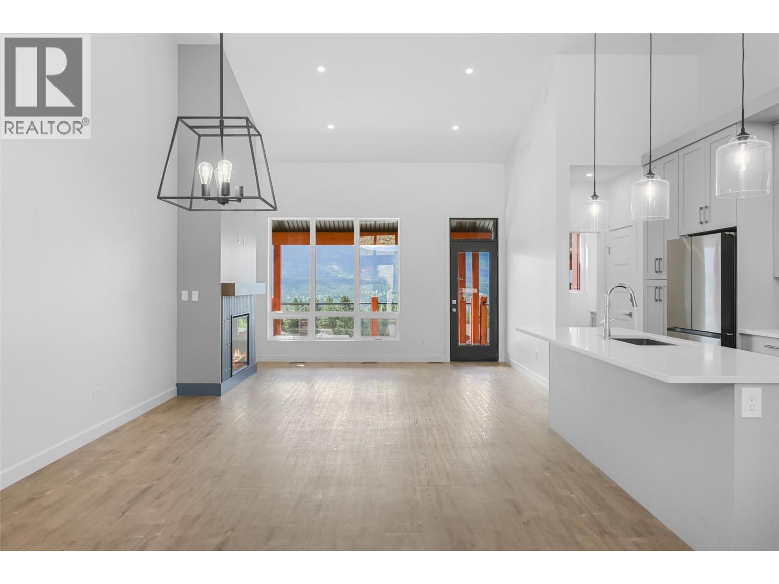 #22A 5150 FAIRWAY DRIVE - 15