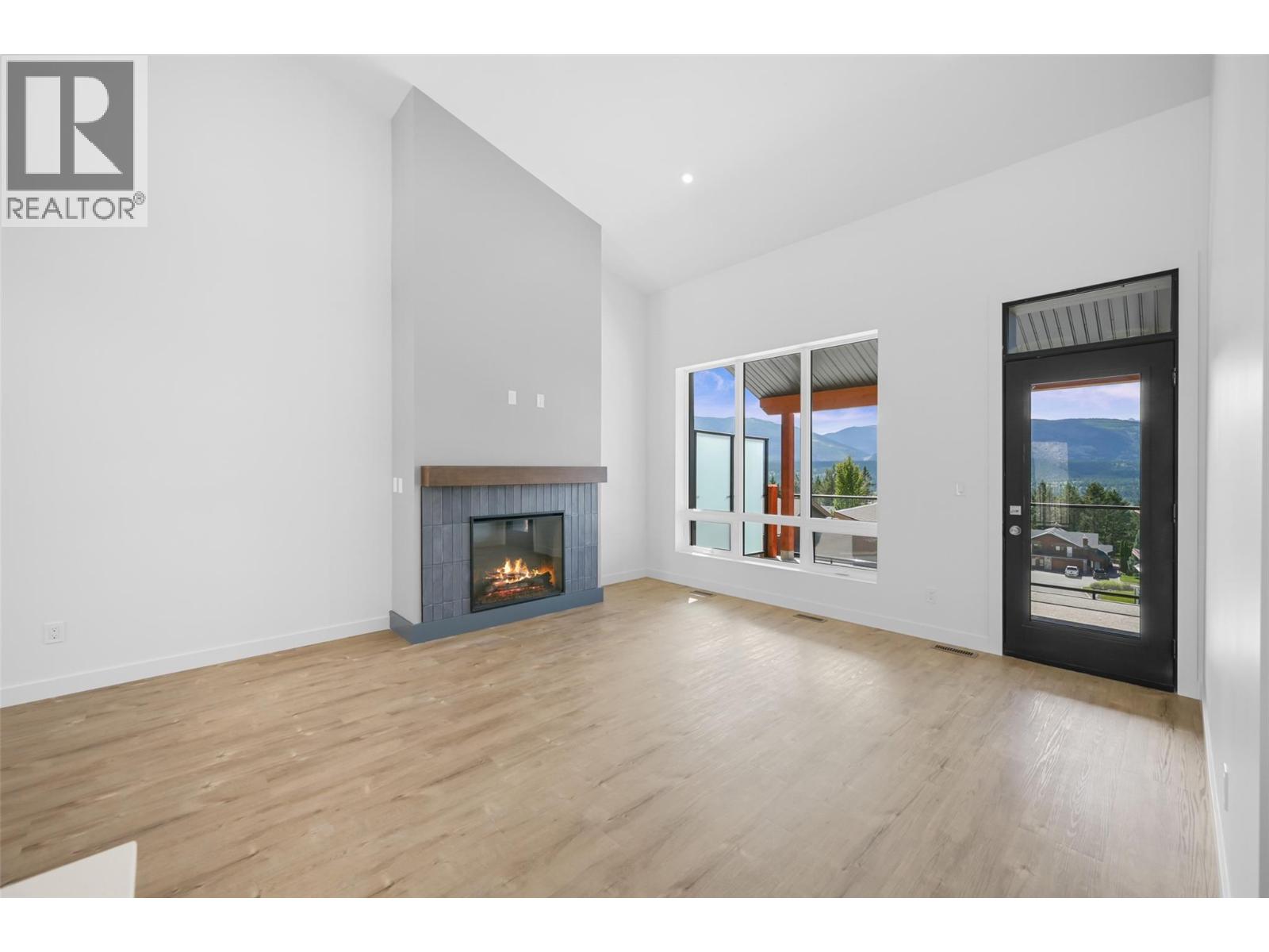 #22A 5150 FAIRWAY DRIVE - 16