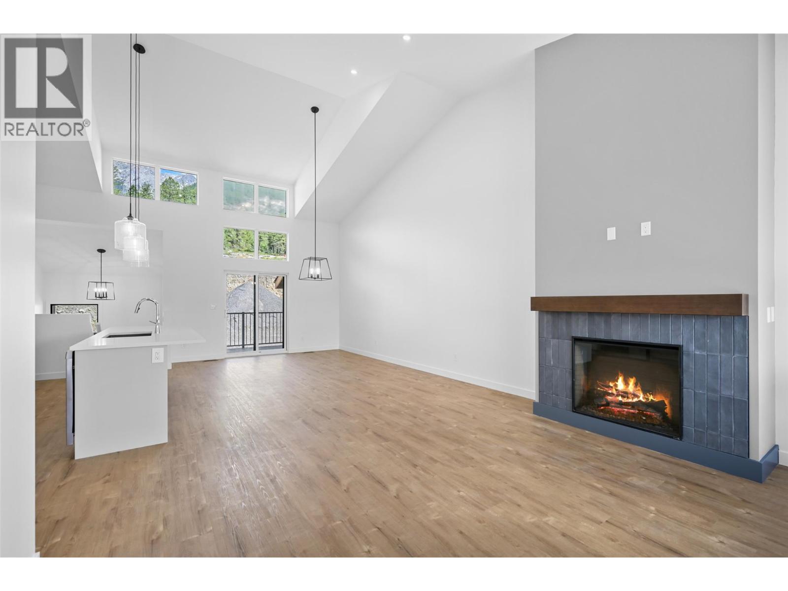 #22A 5150 FAIRWAY DRIVE - 17