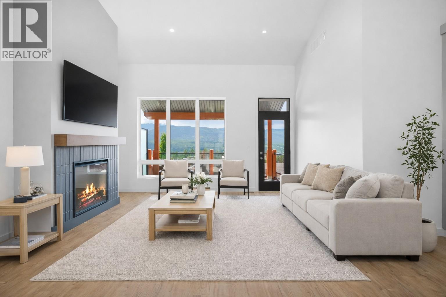 #22A 5150 FAIRWAY DRIVE - 18