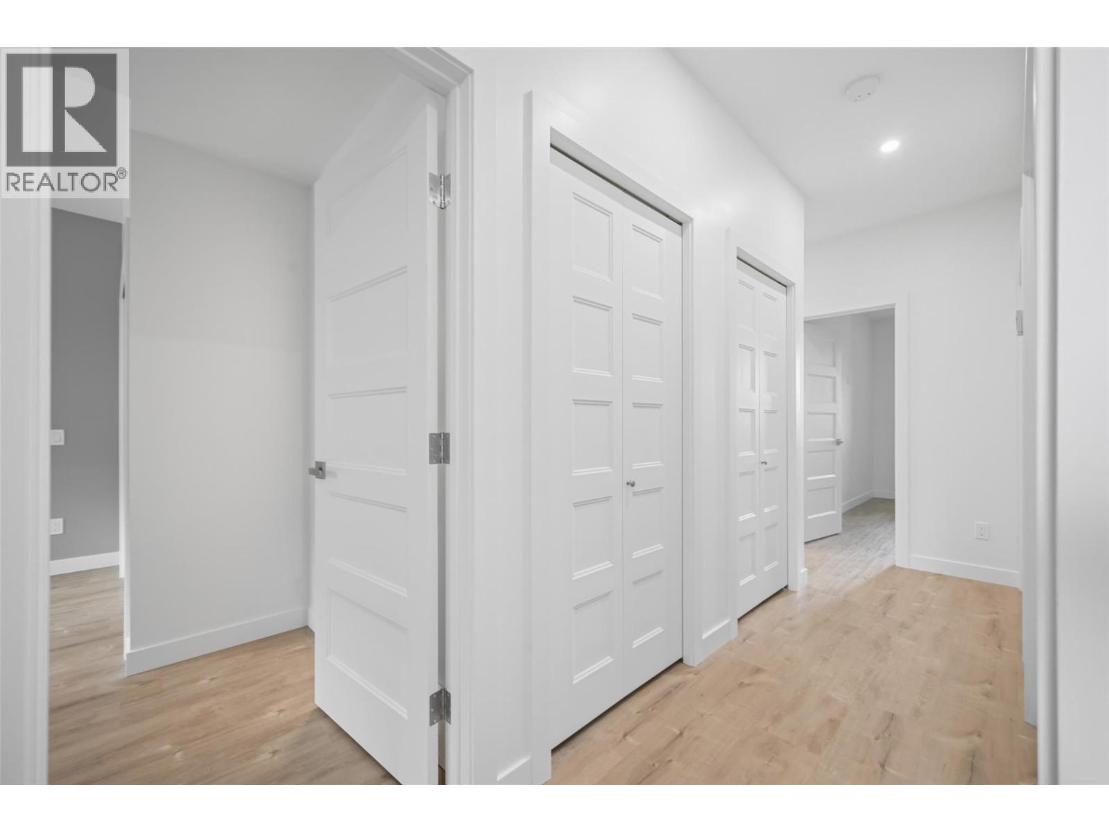 #22A 5150 FAIRWAY DRIVE - 26