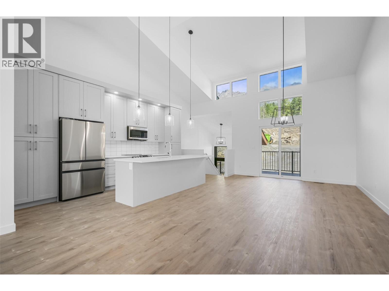 #22A 5150 FAIRWAY Drive - 3