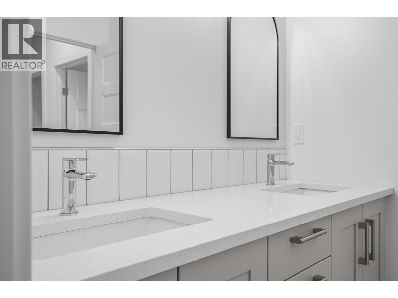 #22A 5150 FAIRWAY DRIVE - 42