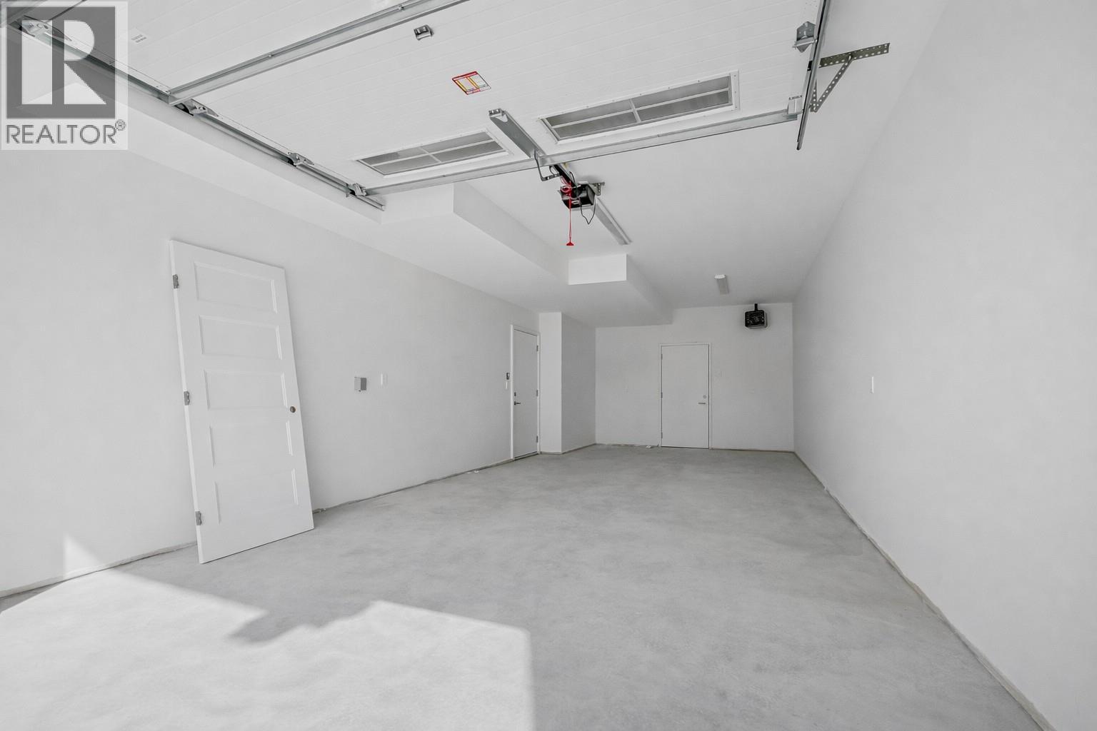 #22A 5150 FAIRWAY DRIVE - 44