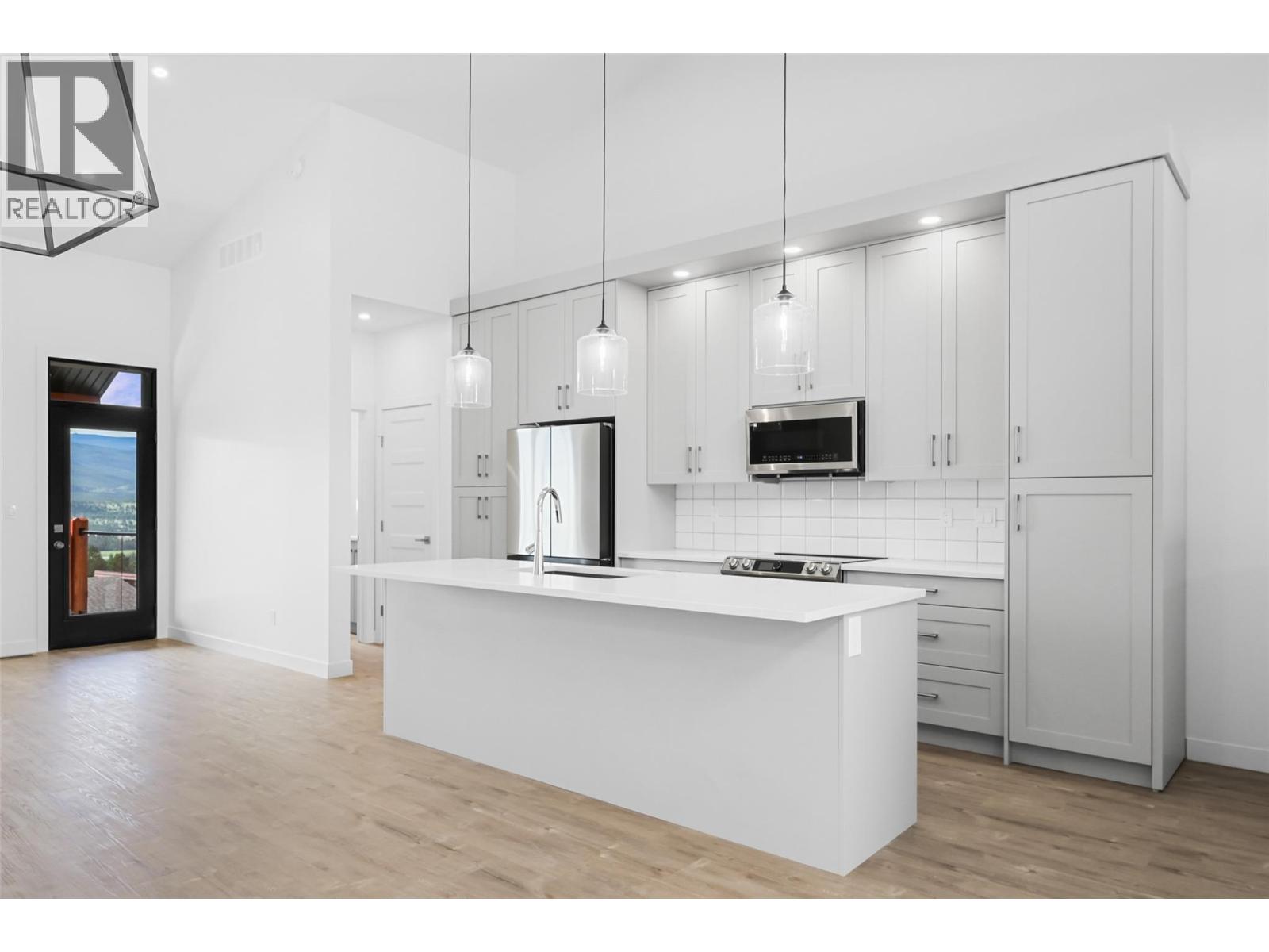 #22A 5150 FAIRWAY DRIVE - 6