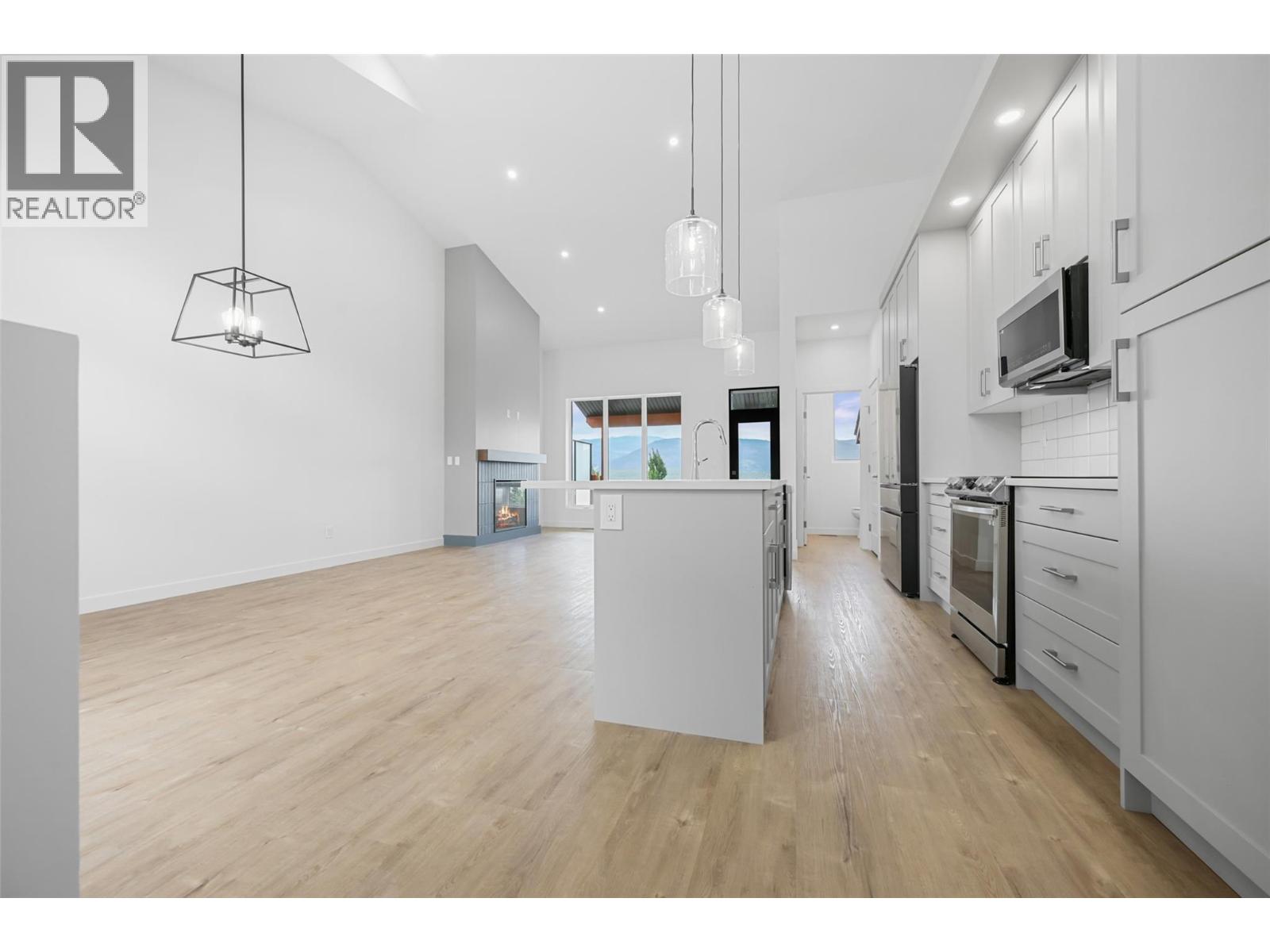 #22A 5150 FAIRWAY DRIVE - 7