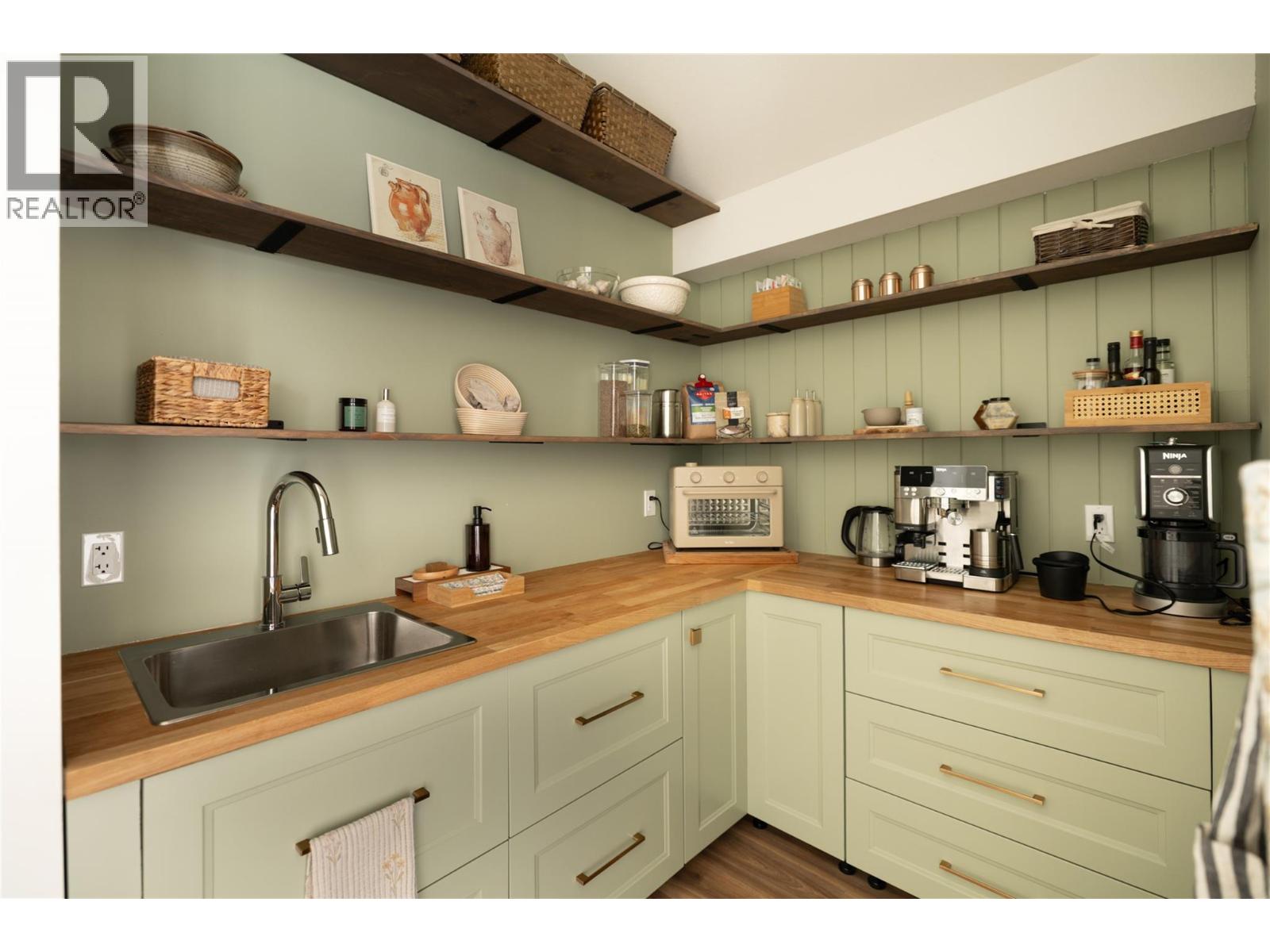  1435 Bear Creek Road, West Kelowna