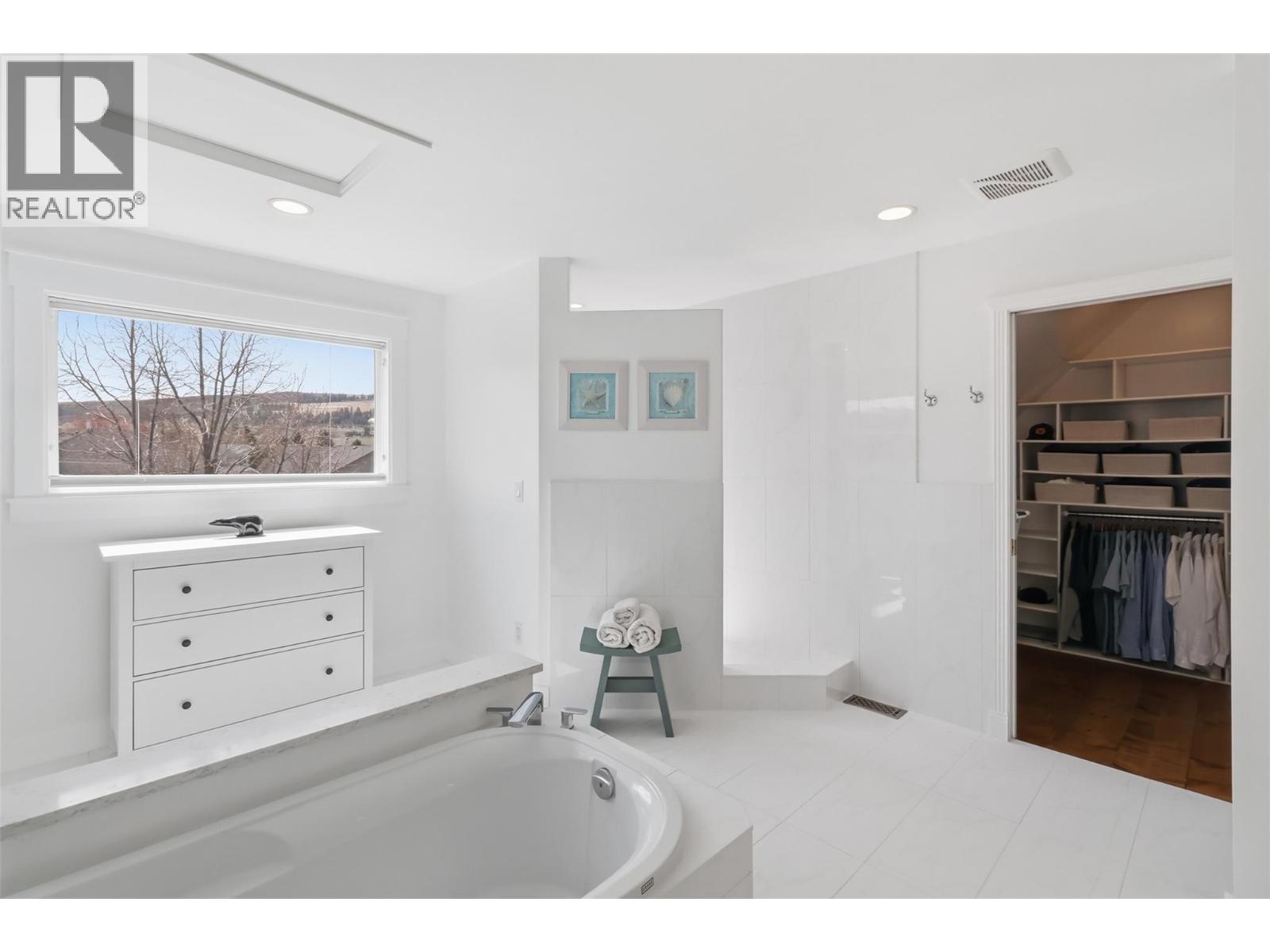 260 SUNHILL COURT - 28