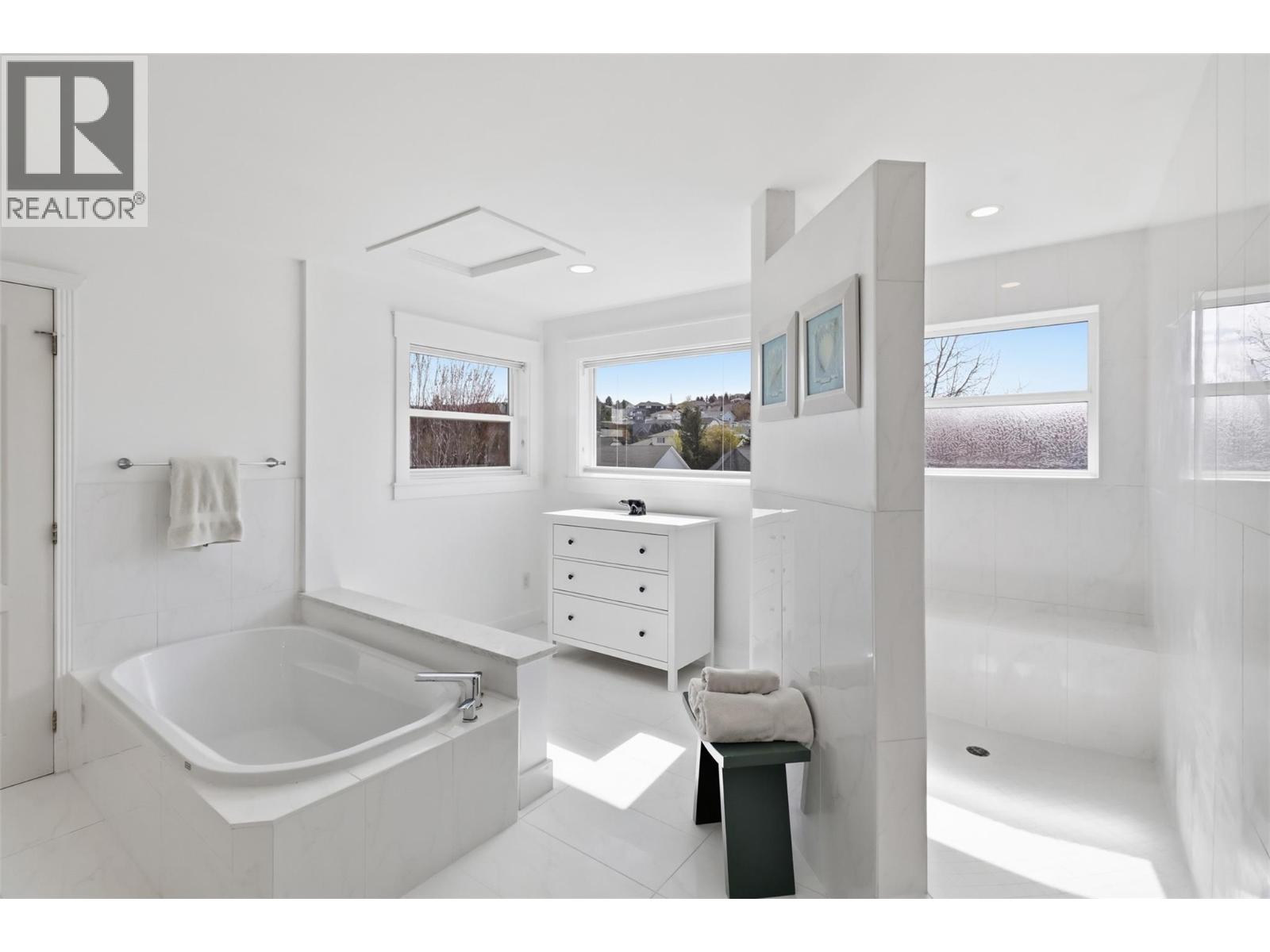 260 SUNHILL COURT - 29