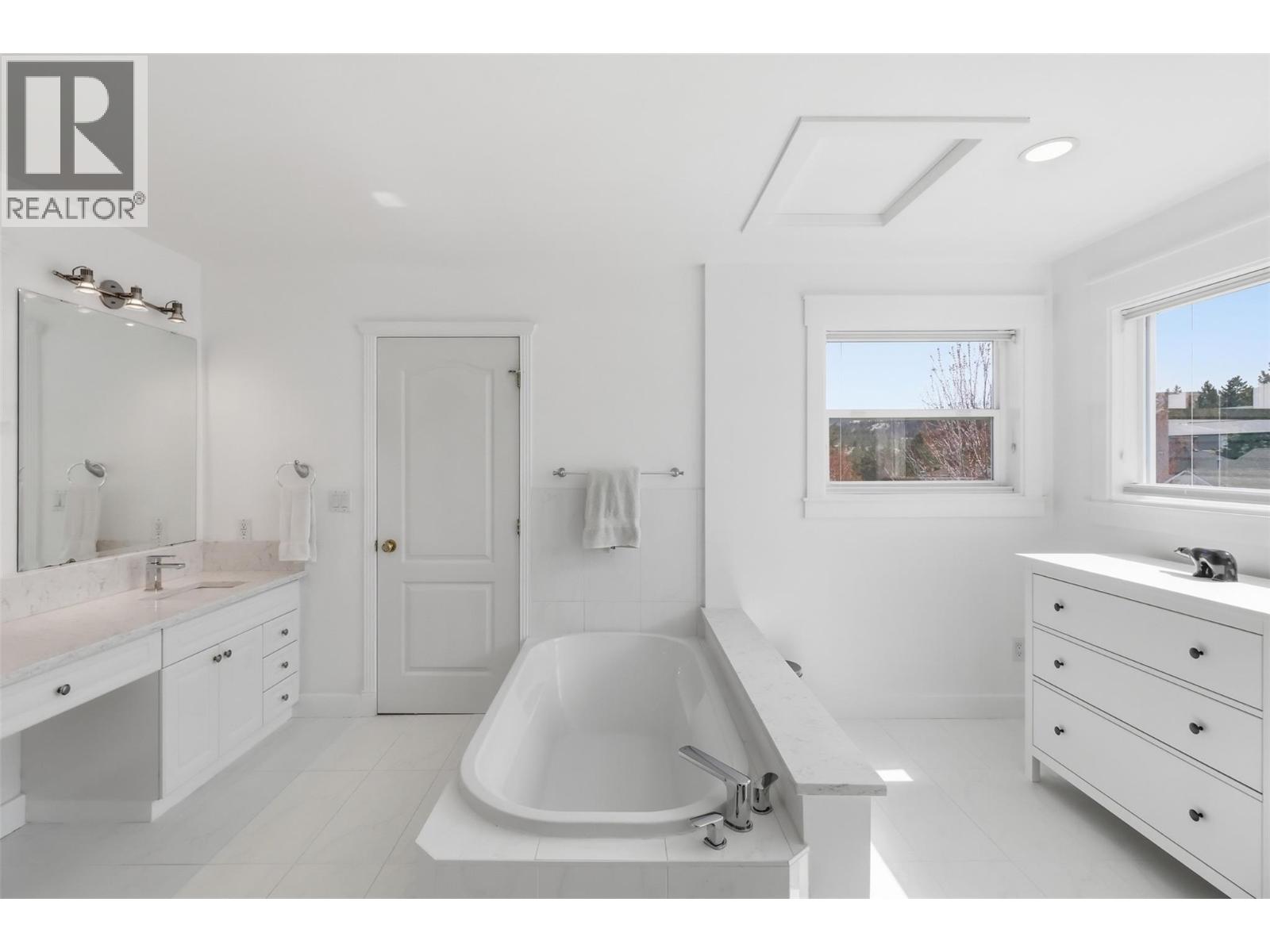 260 SUNHILL COURT - 31