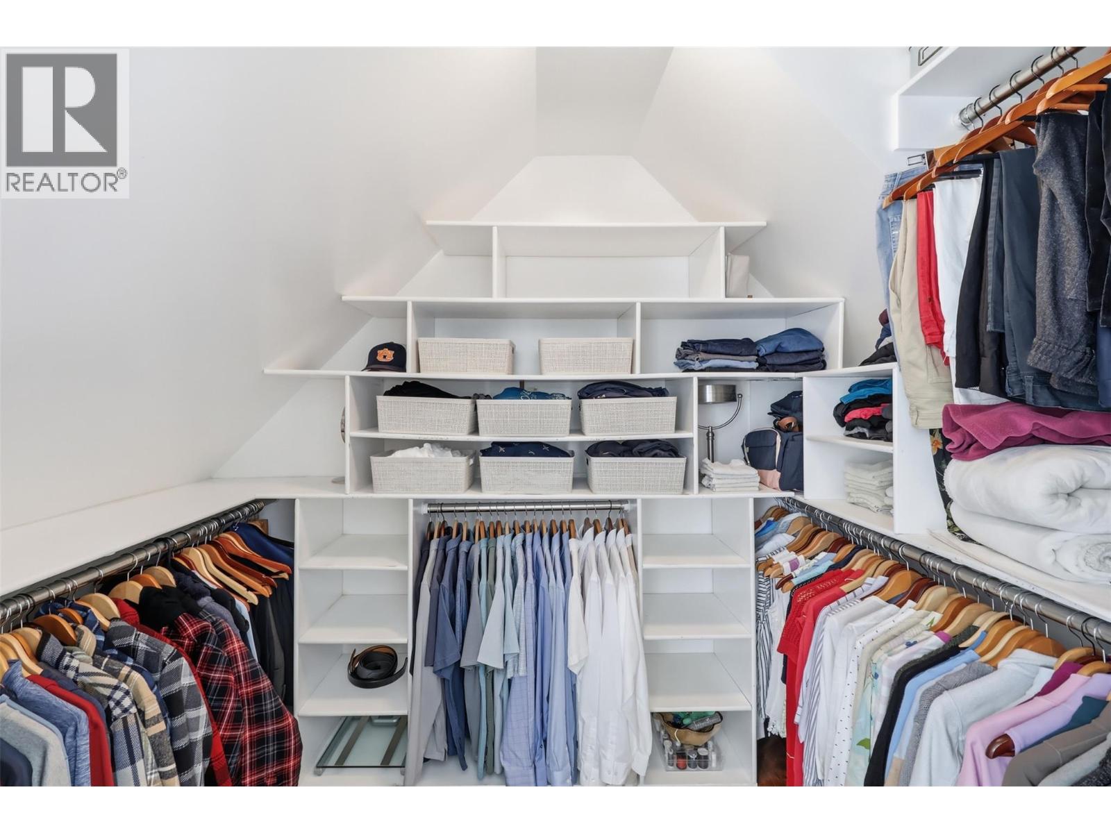 260 SUNHILL COURT - 35