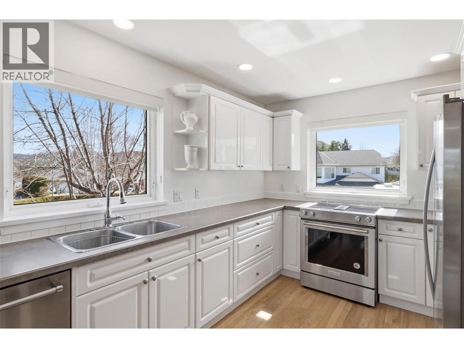 260 SUNHILL COURT - 6