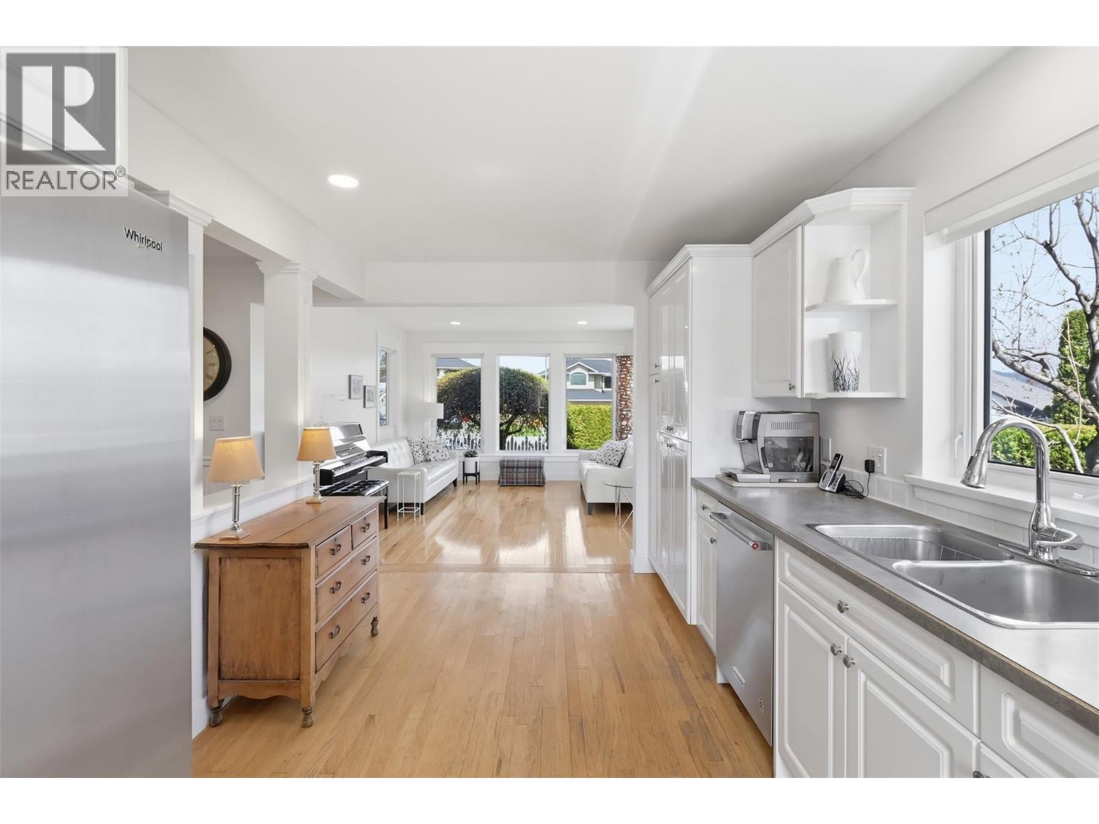 260 SUNHILL COURT - 8