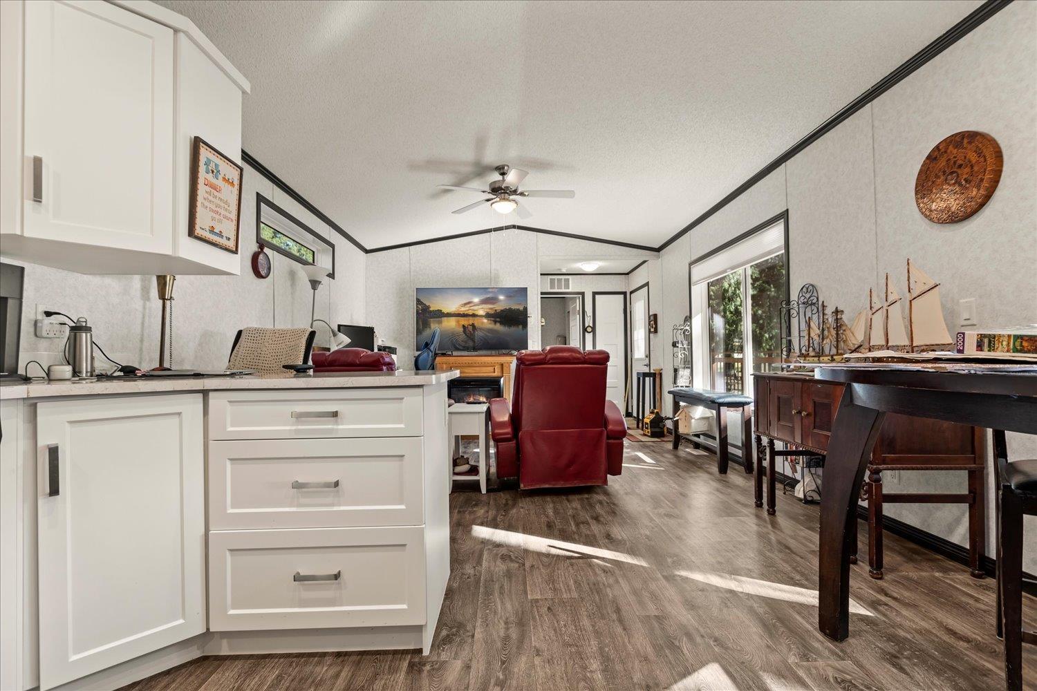 10 52604 YALE ROAD, Rosedale, Rosedale