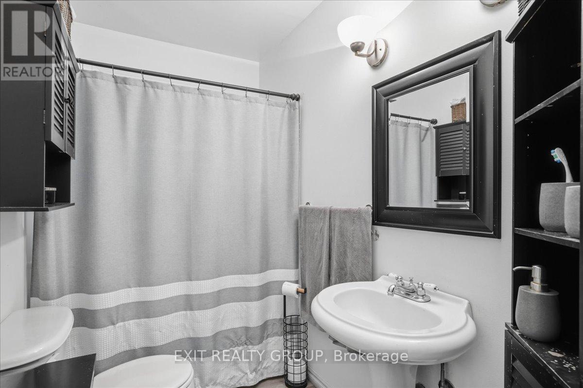 518 AIKINS ROAD — photo 12