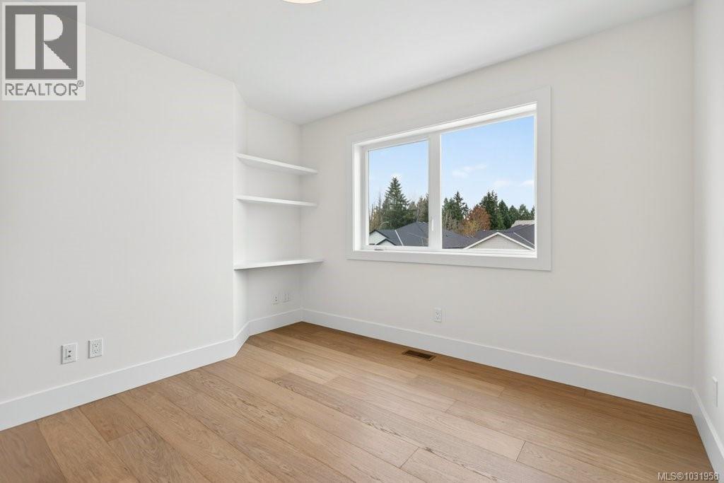 #B 875 GRUMMAN PL - 23