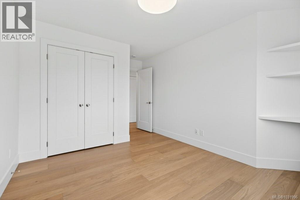 #D 875 GRUMMAN PL - 28