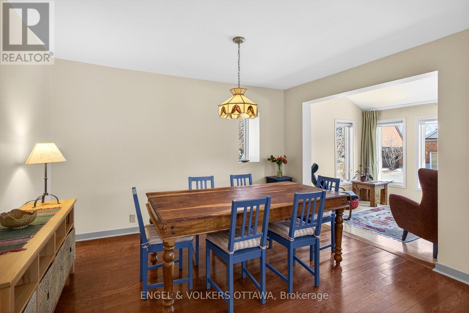 424 LOCHABER AVENUE - 25