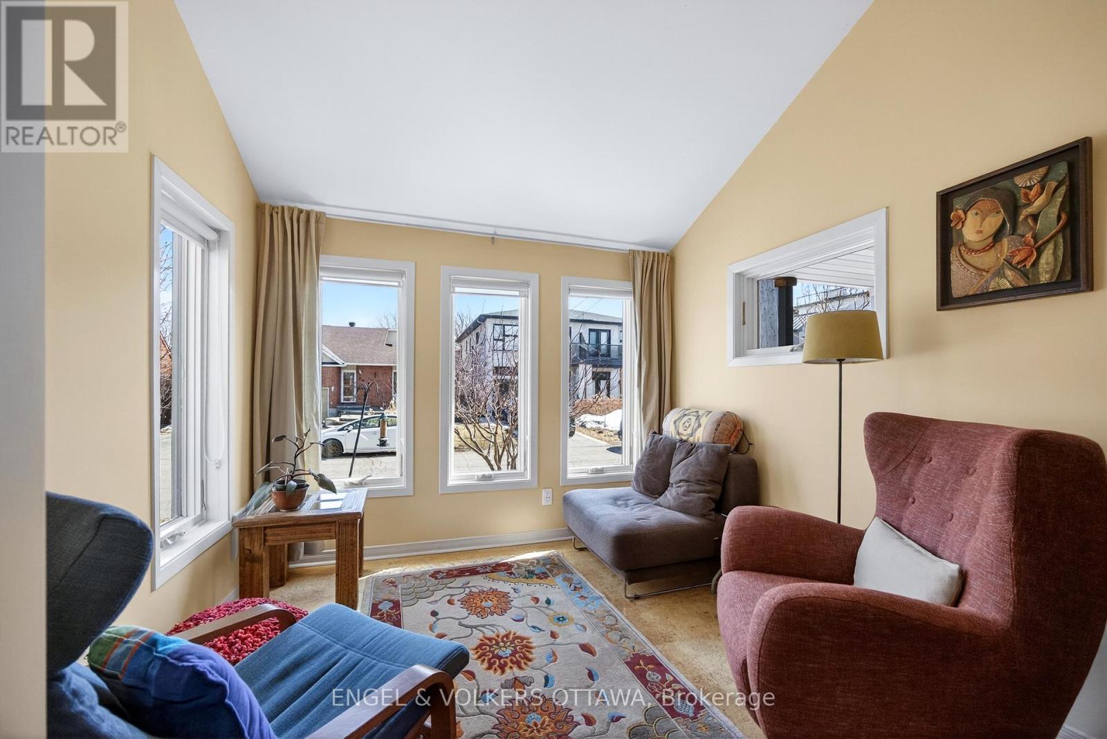 424 LOCHABER AVENUE - 27