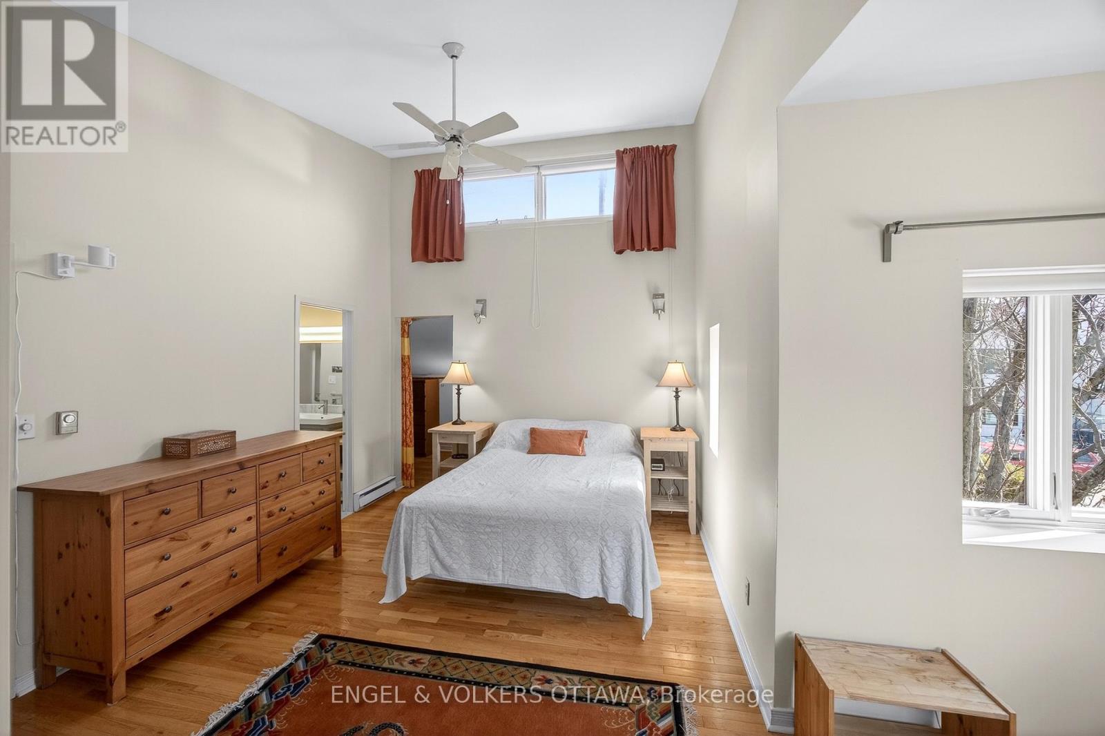 424 LOCHABER AVENUE - 32