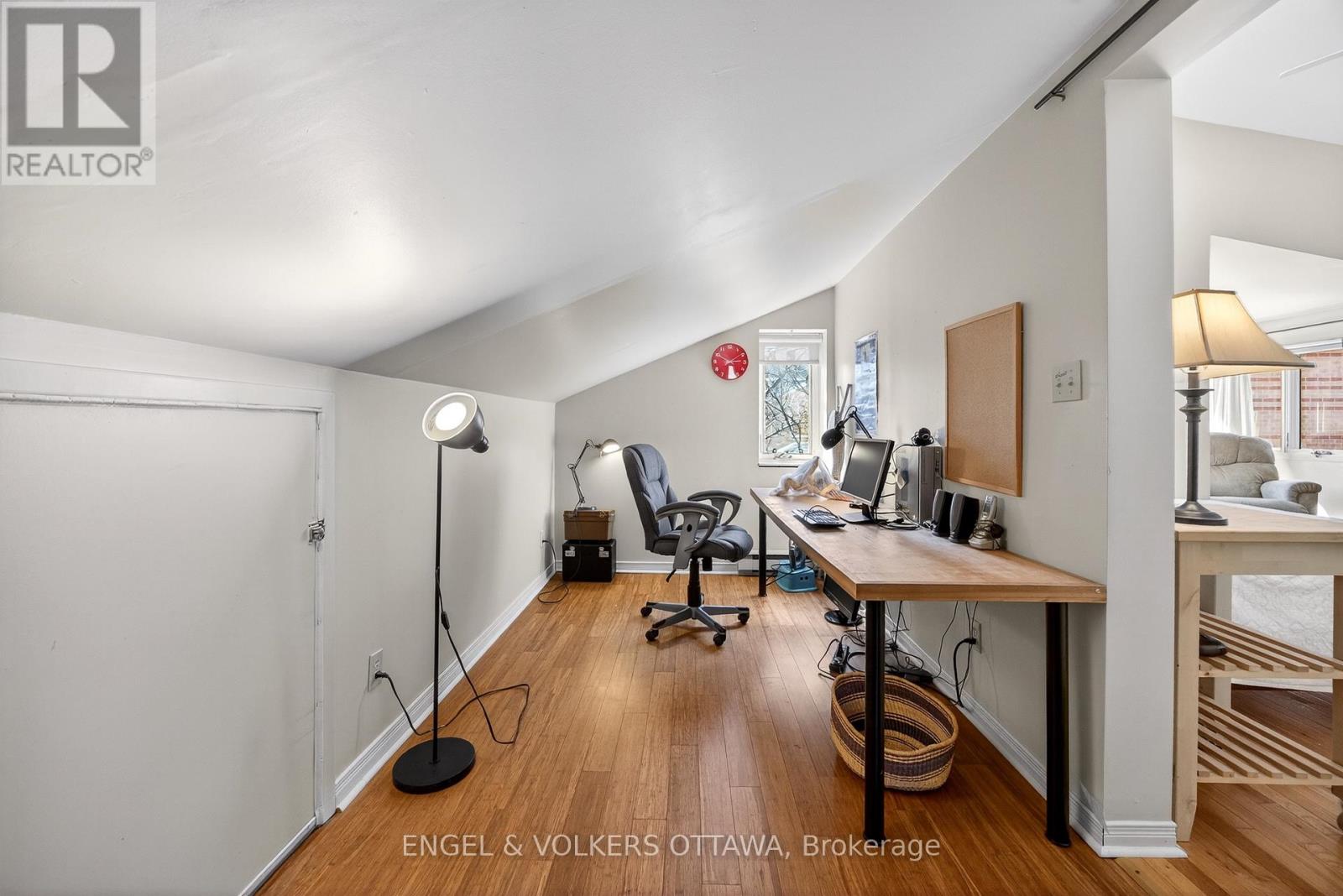 424 LOCHABER AVENUE - 36