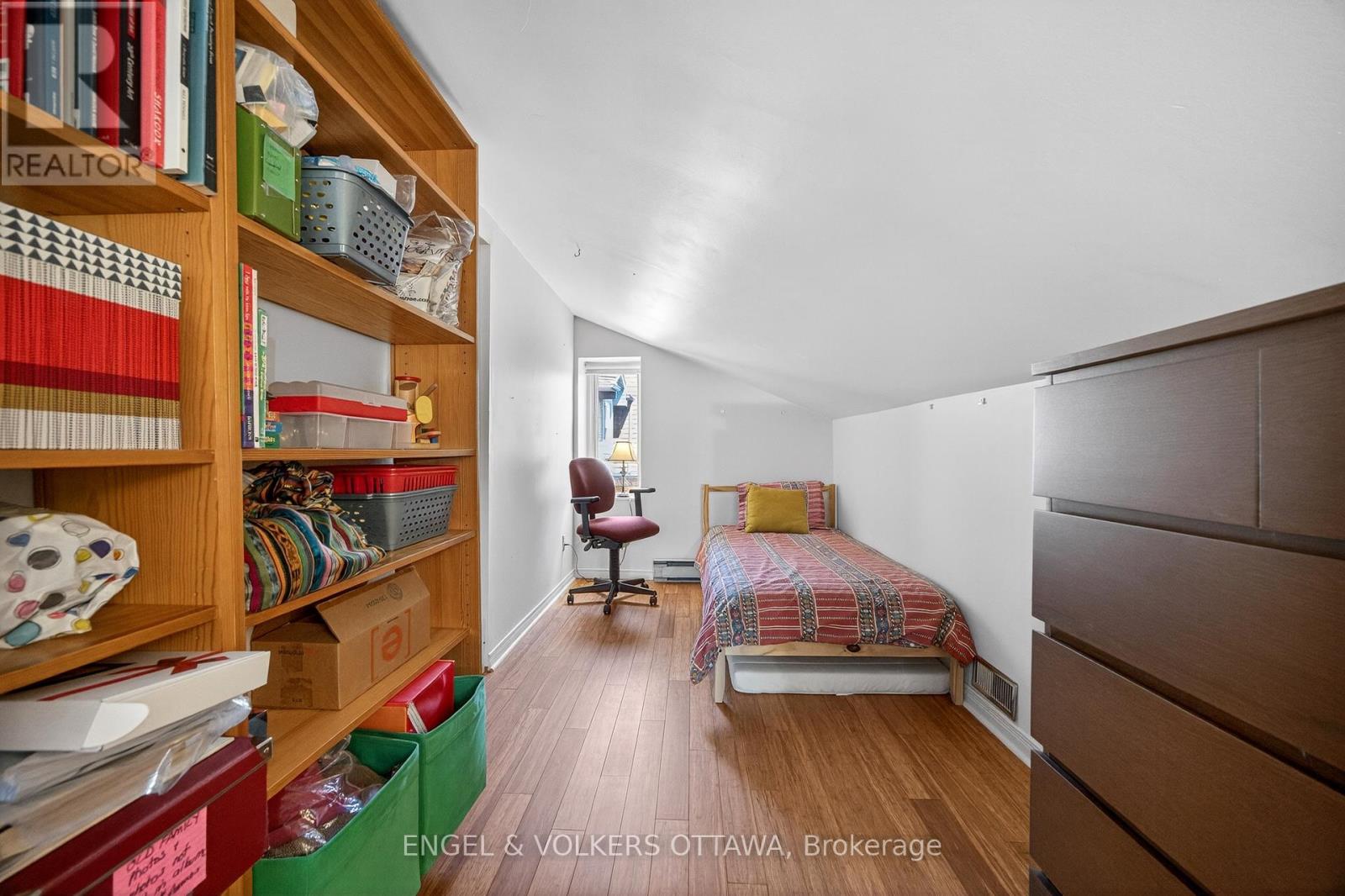424 LOCHABER AVENUE - 37
