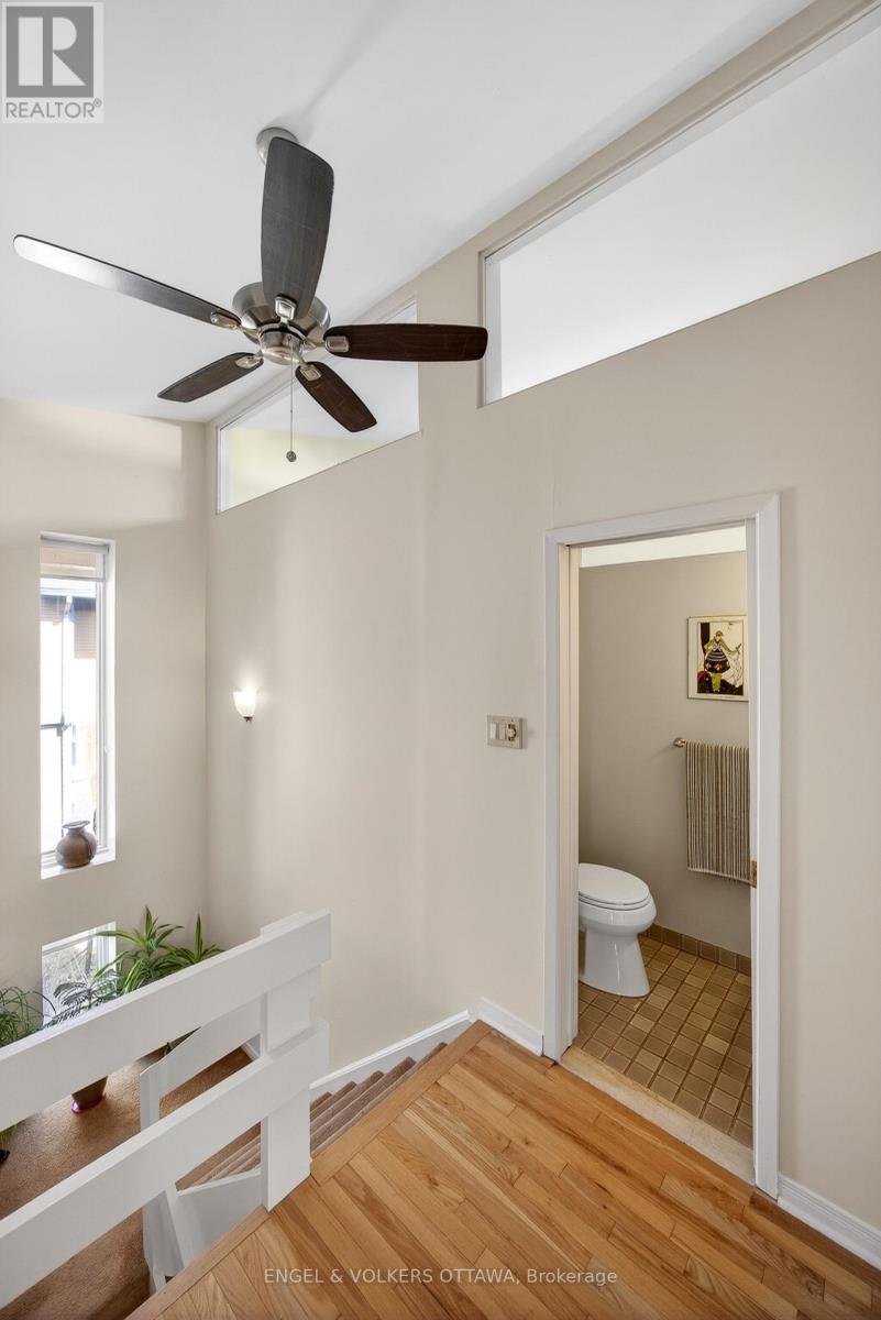 424 LOCHABER AVENUE - 42