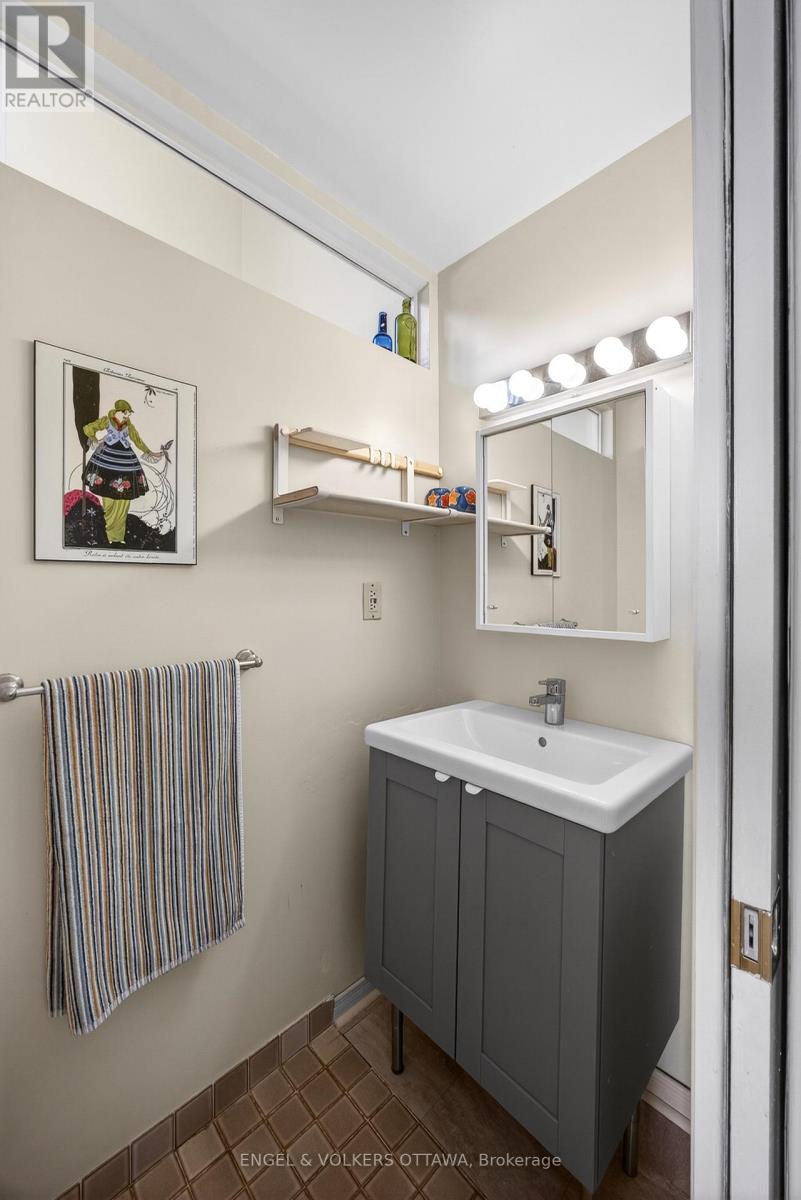 424 LOCHABER AVENUE - 43
