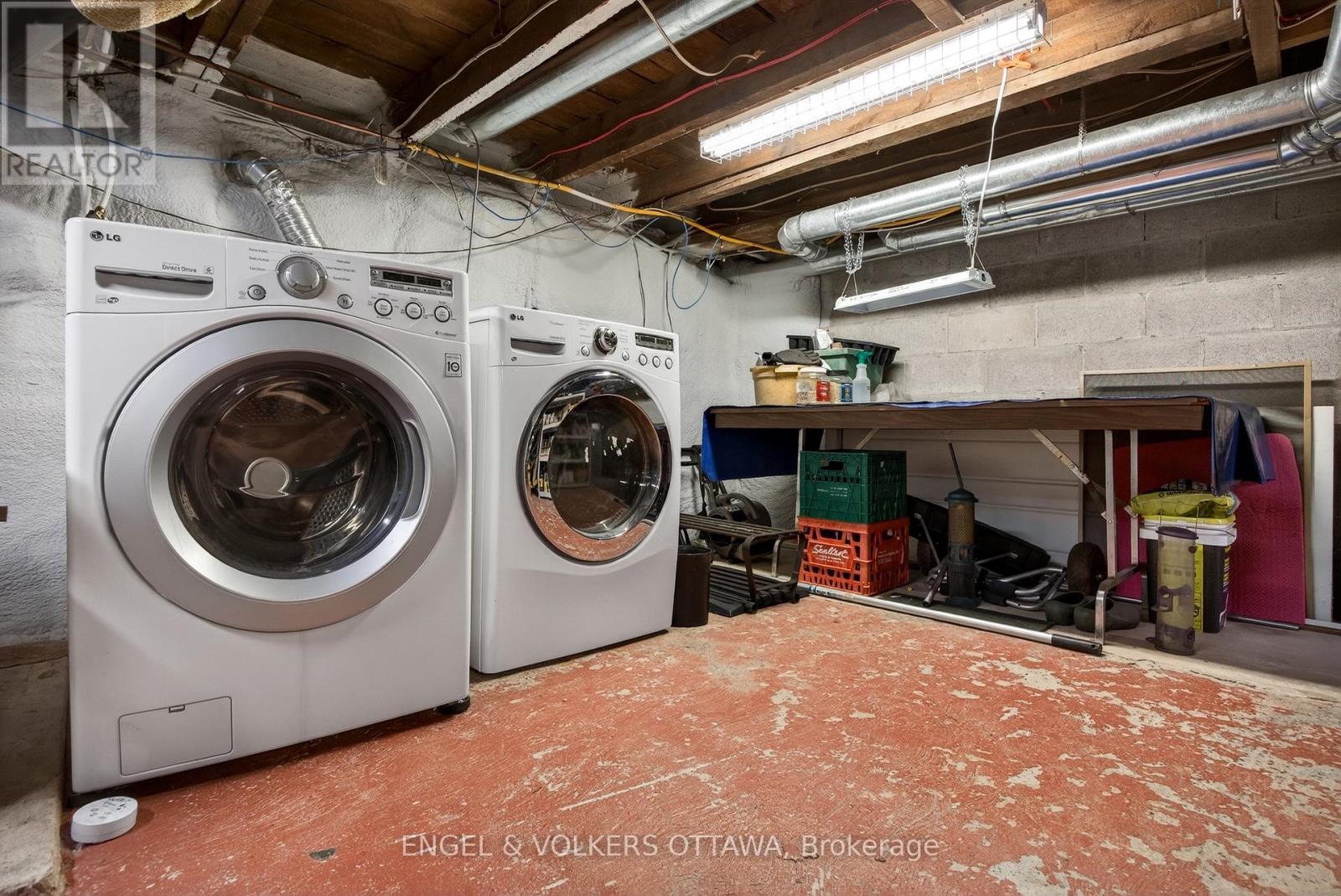 424 LOCHABER AVENUE - 45