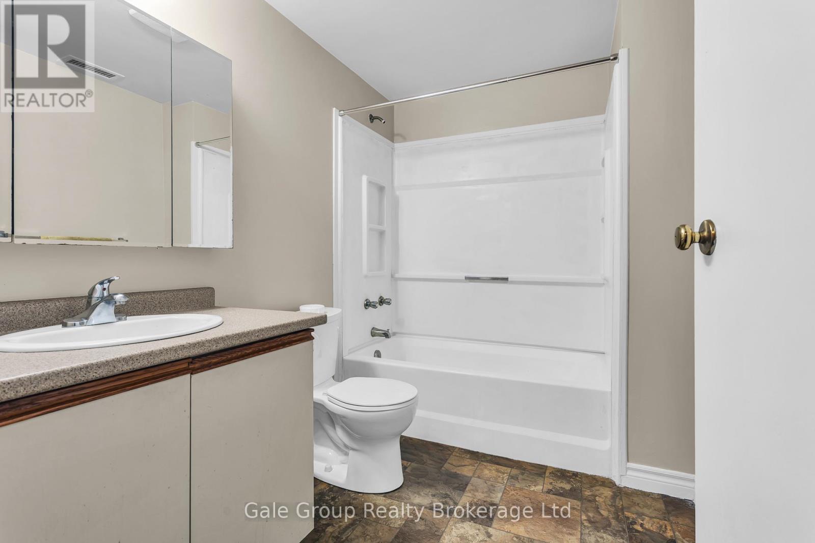 302 - 163 FERGUSON DRIVE — photo 22