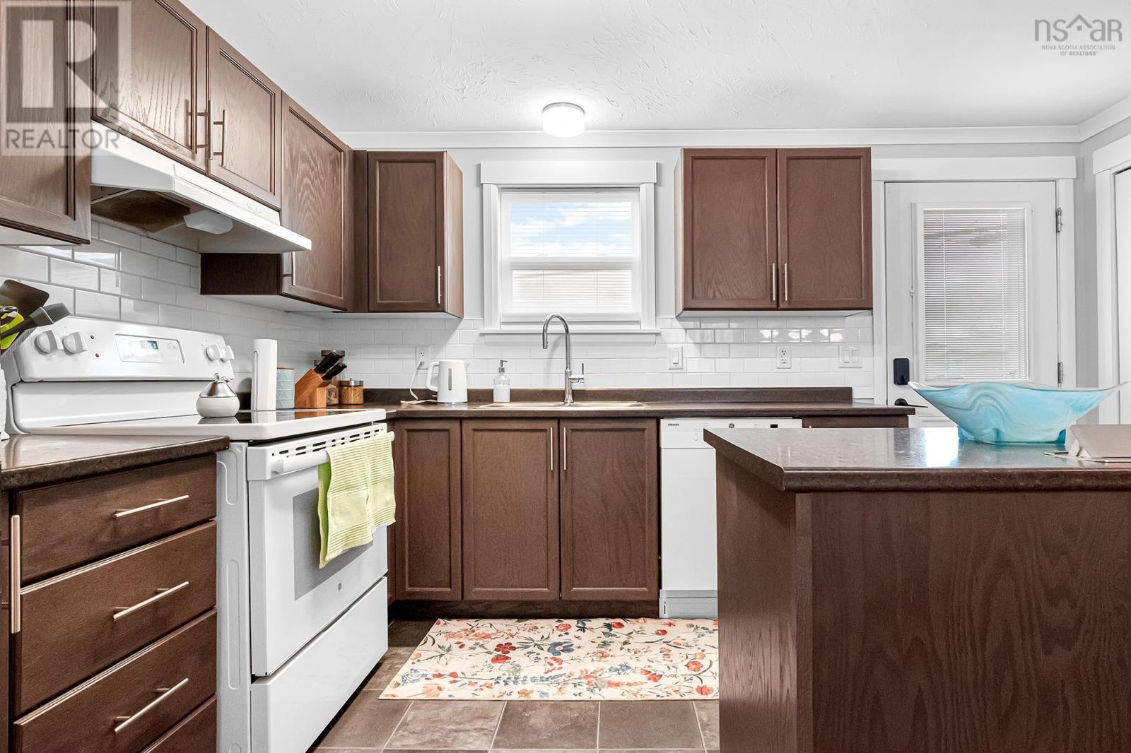 Property 11 of 41 of 2 First Street