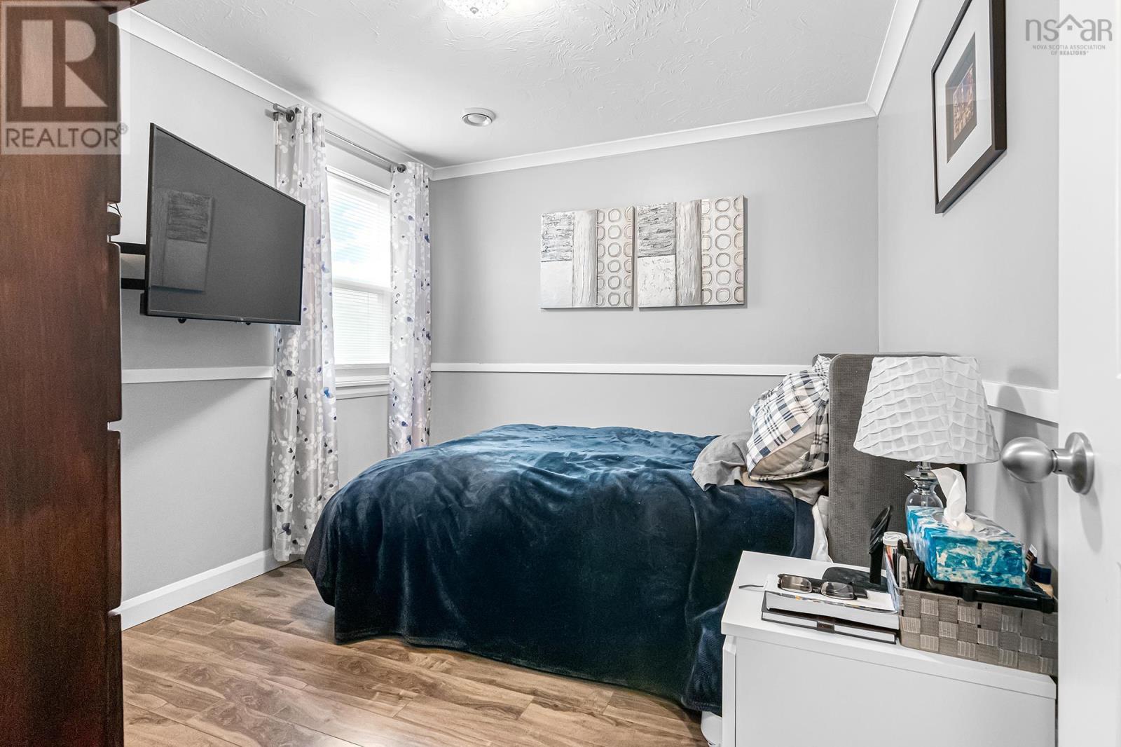 Property 27 of 41 of 2 First Street